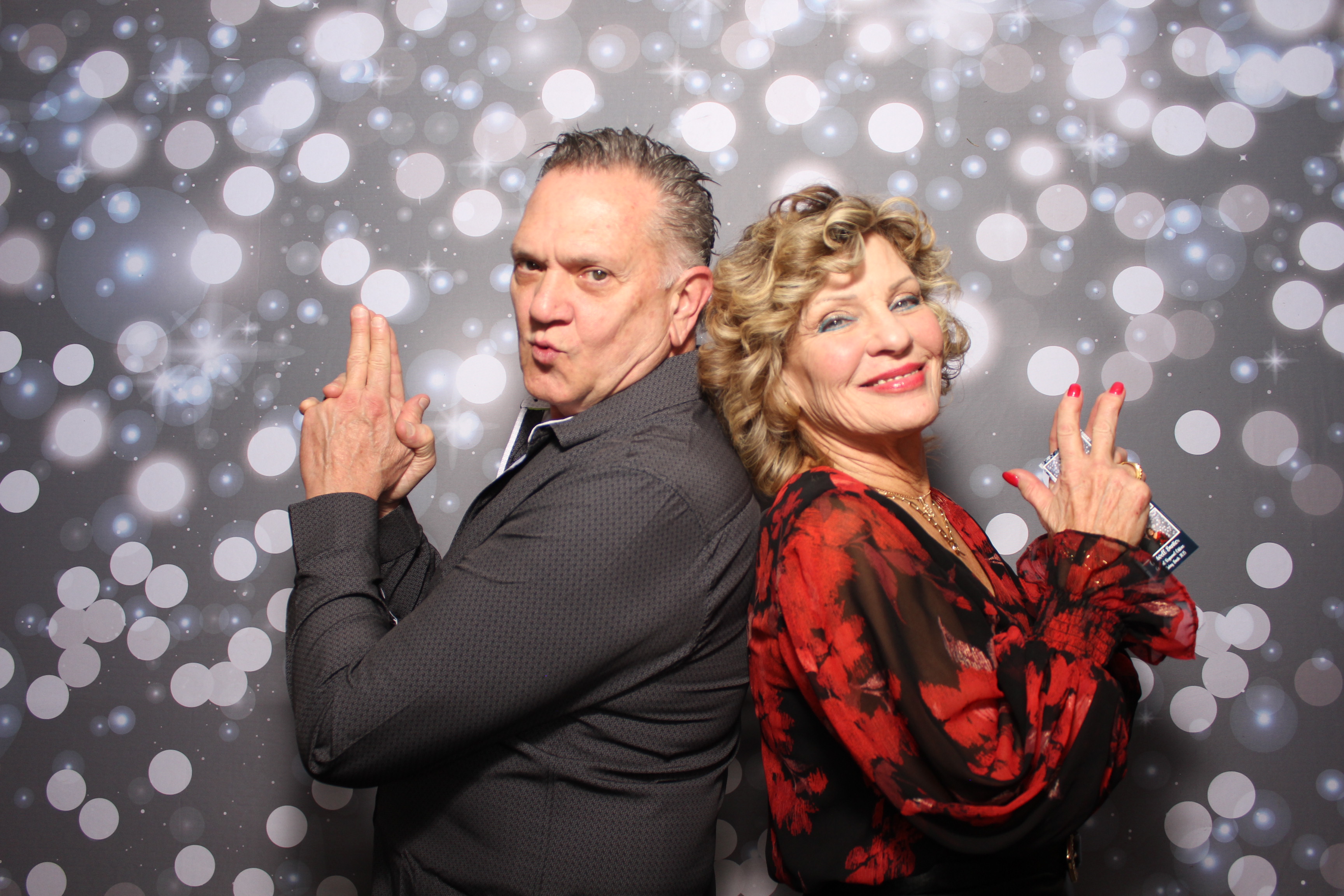 Coldwell Bank Holiday Party | View more photos from the event at gallery.photoboothcincy.com/u/PhotoBoothCincy/Coldwell-Bank-Holiday-Party