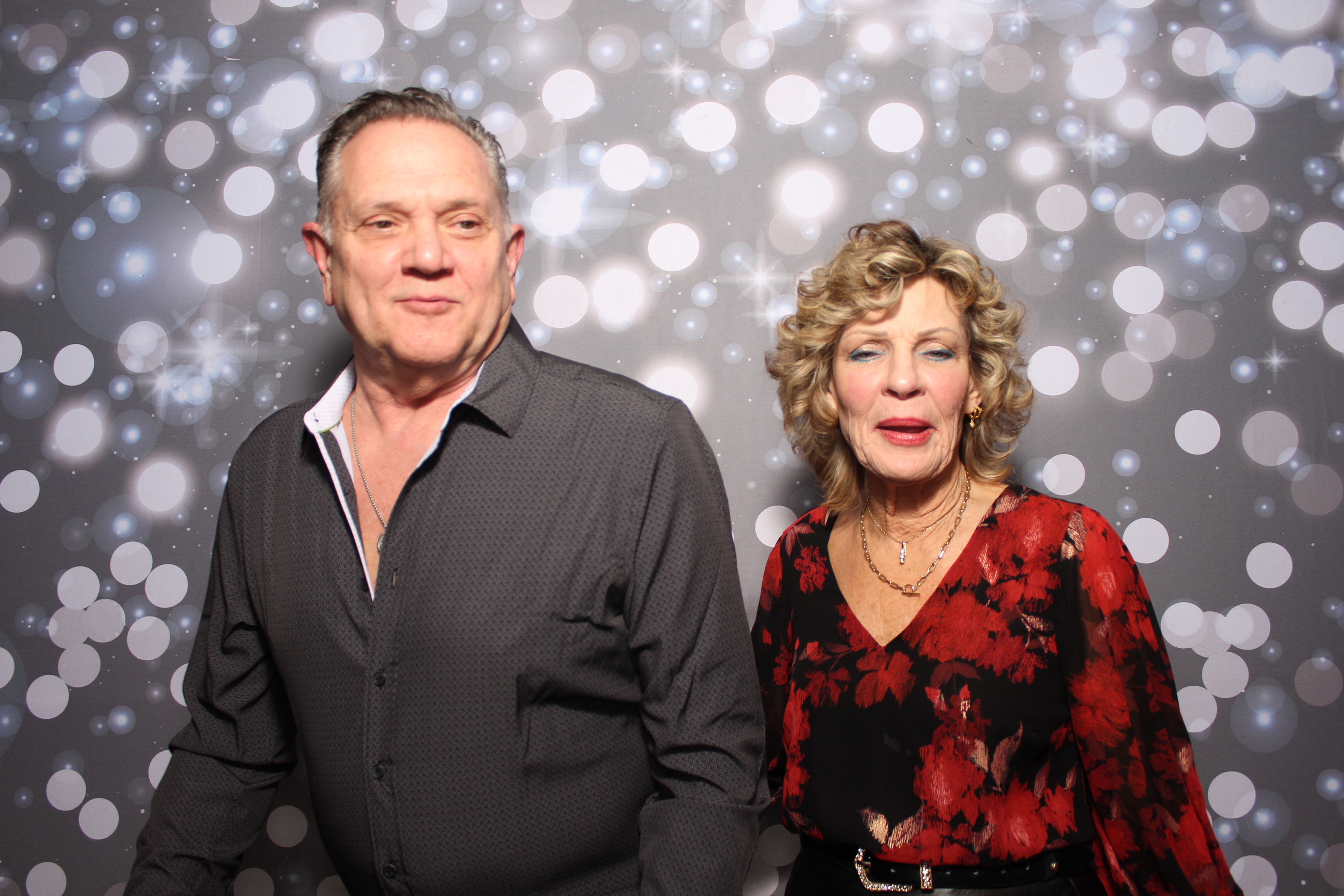 Coldwell Bank Holiday Party | View more photos from the event at gallery.photoboothcincy.com/u/PhotoBoothCincy/Coldwell-Bank-Holiday-Party