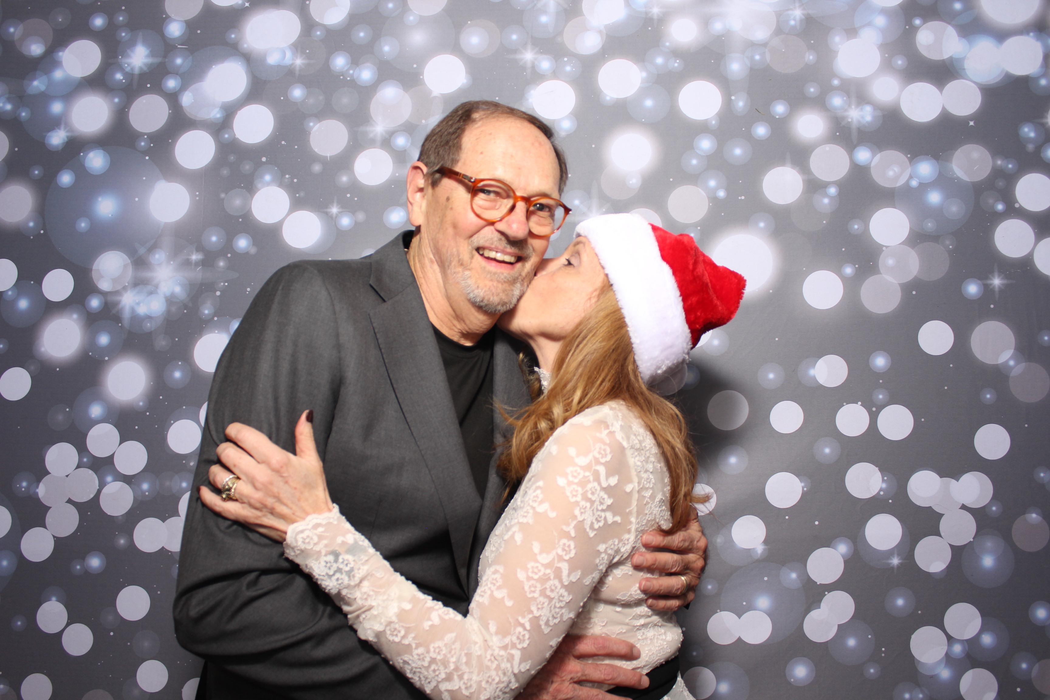 Coldwell Bank Holiday Party | View more photos from the event at gallery.photoboothcincy.com/u/PhotoBoothCincy/Coldwell-Bank-Holiday-Party