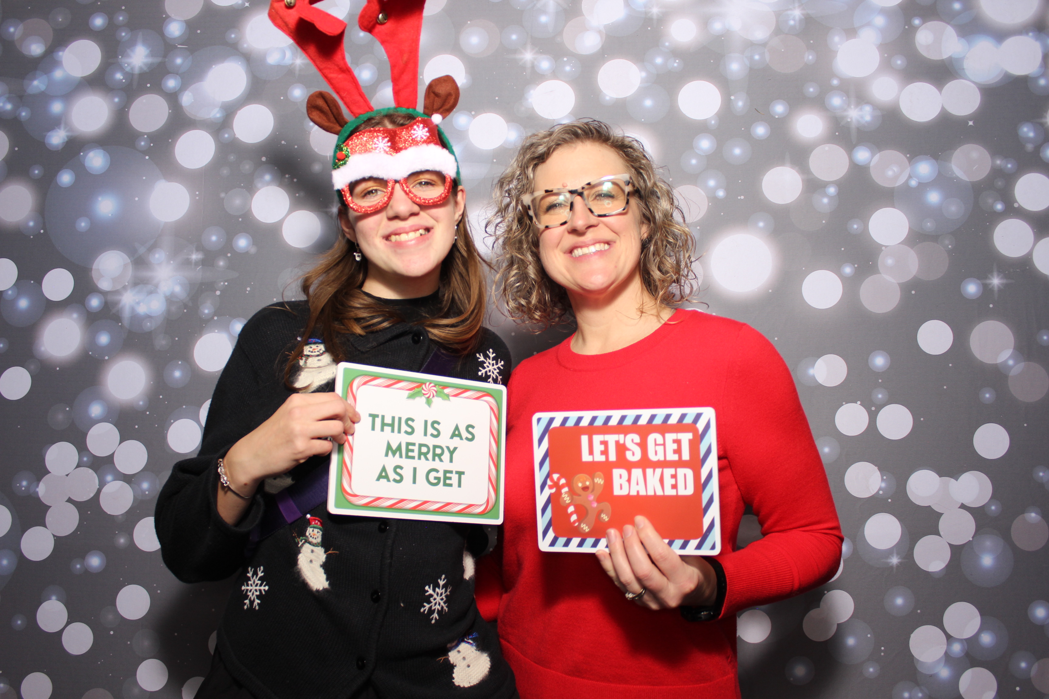Coldwell Bank Holiday Party | View more photos from the event at gallery.photoboothcincy.com/u/PhotoBoothCincy/Coldwell-Bank-Holiday-Party