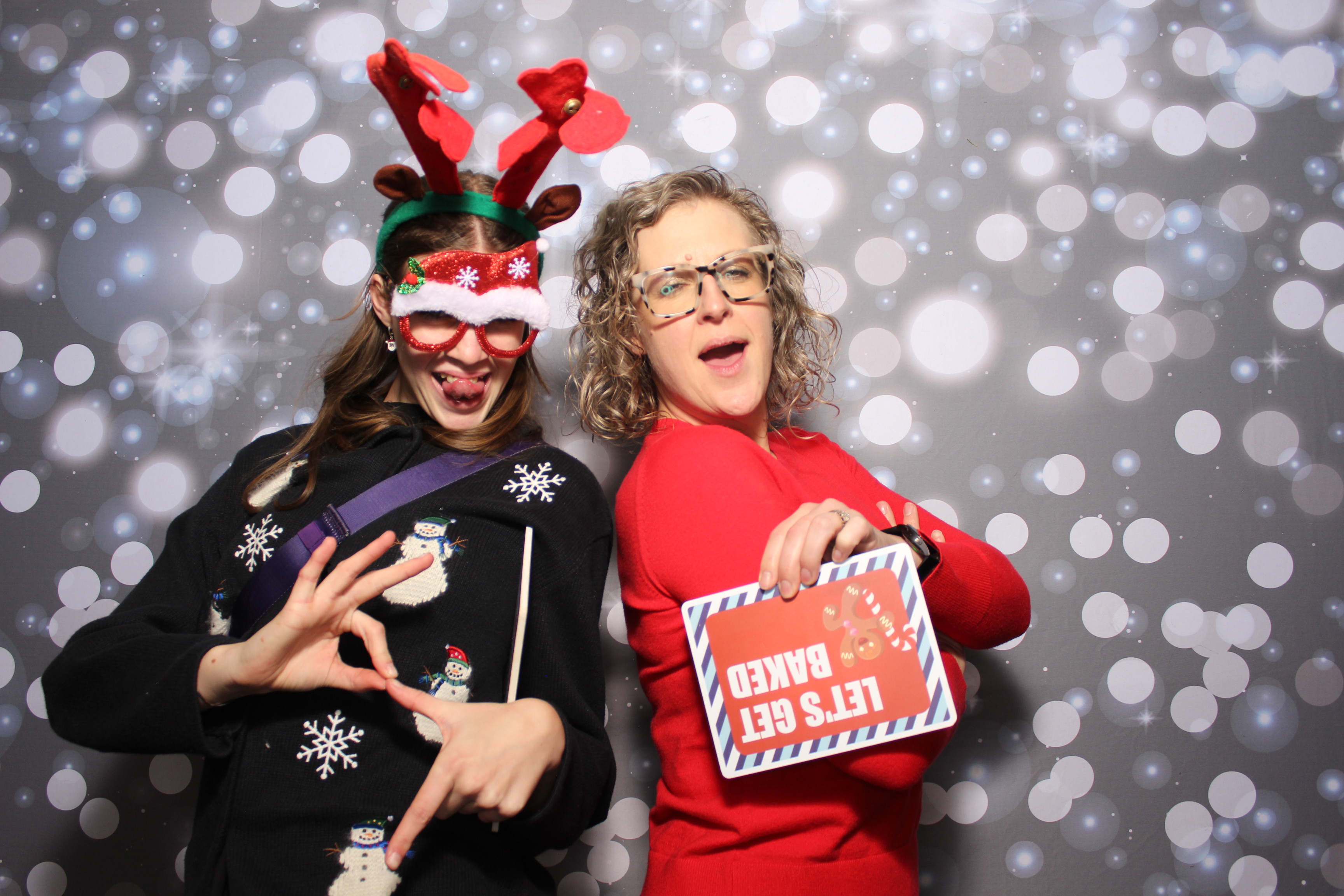 Coldwell Bank Holiday Party | View more photos from the event at gallery.photoboothcincy.com/u/PhotoBoothCincy/Coldwell-Bank-Holiday-Party