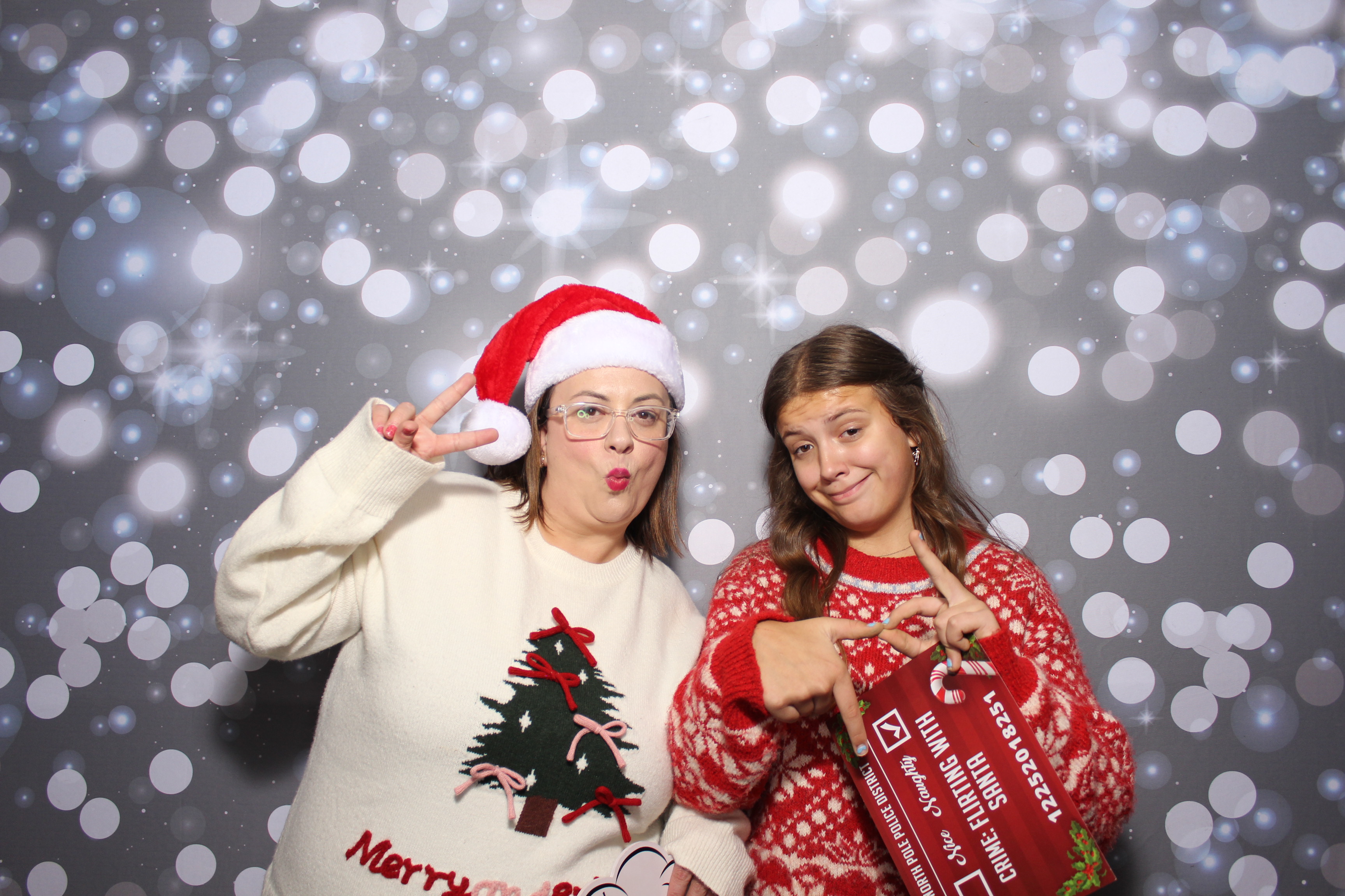 Coldwell Bank Holiday Party | View more photos from the event at gallery.photoboothcincy.com/u/PhotoBoothCincy/Coldwell-Bank-Holiday-Party