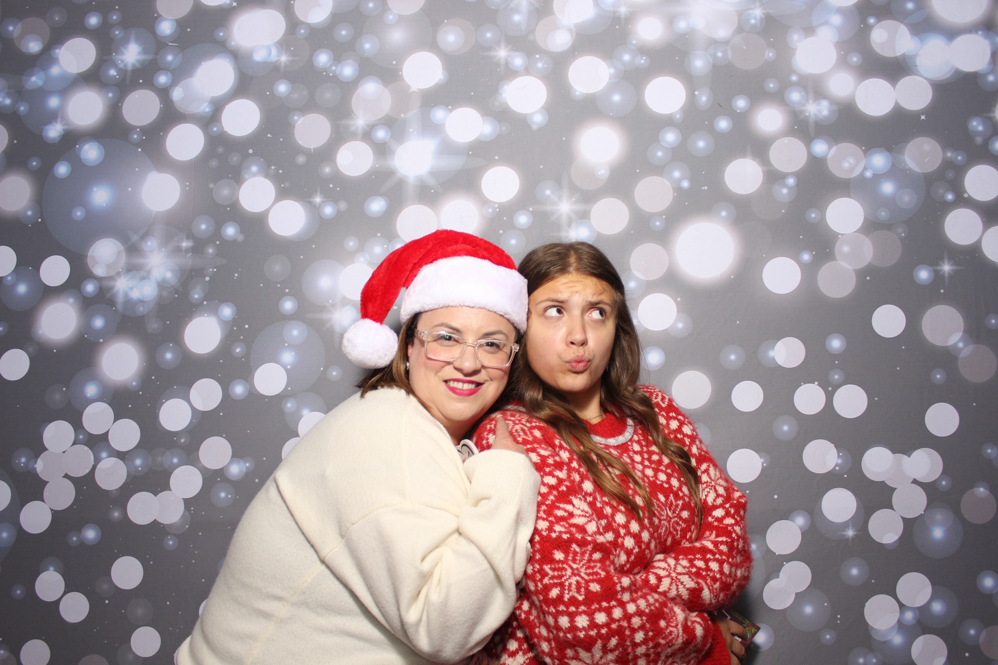 Coldwell Bank Holiday Party | View more photos from the event at gallery.photoboothcincy.com/u/PhotoBoothCincy/Coldwell-Bank-Holiday-Party