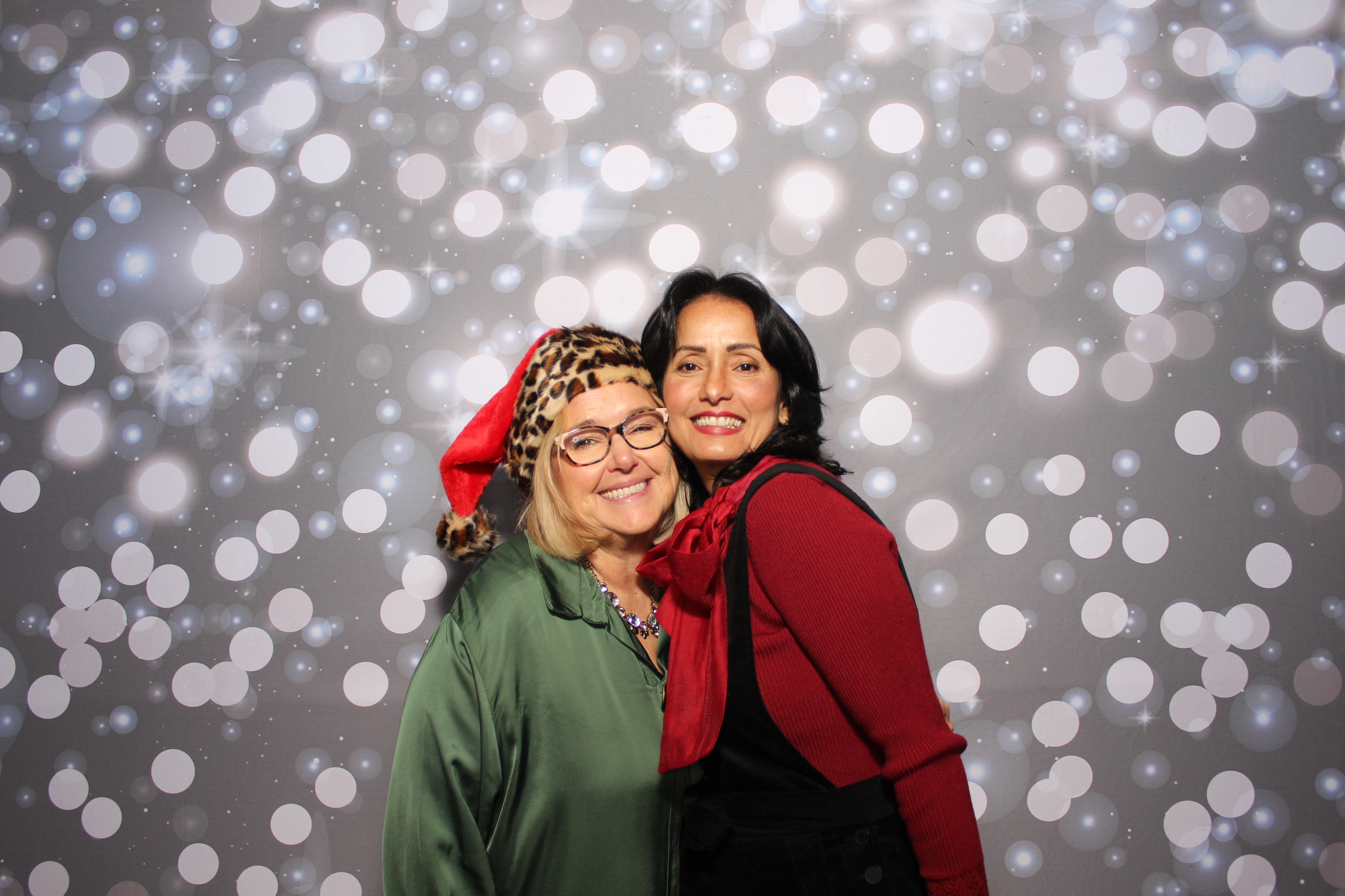 Coldwell Bank Holiday Party | View more photos from the event at gallery.photoboothcincy.com/u/PhotoBoothCincy/Coldwell-Bank-Holiday-Party