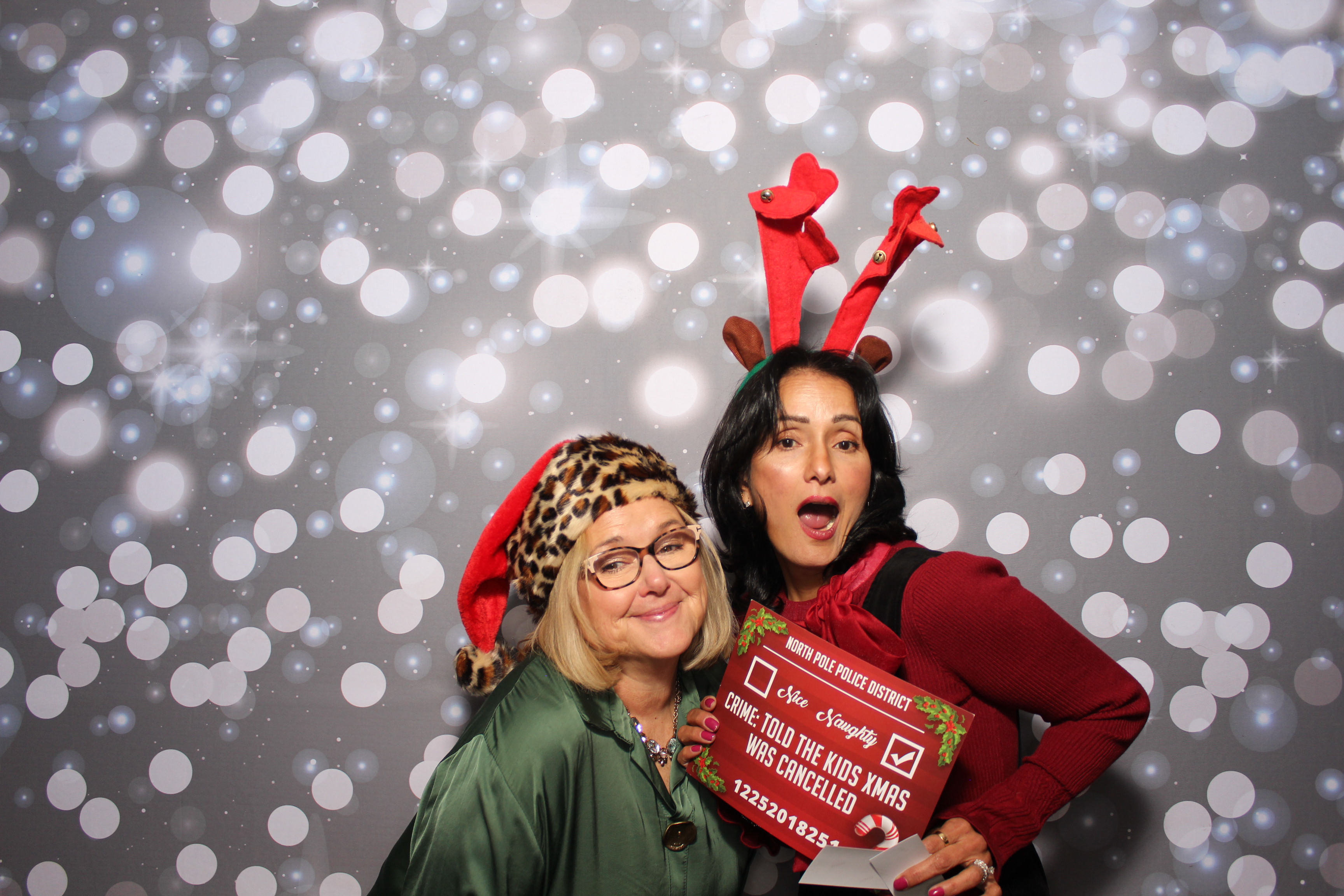 Coldwell Bank Holiday Party | View more photos from the event at gallery.photoboothcincy.com/u/PhotoBoothCincy/Coldwell-Bank-Holiday-Party