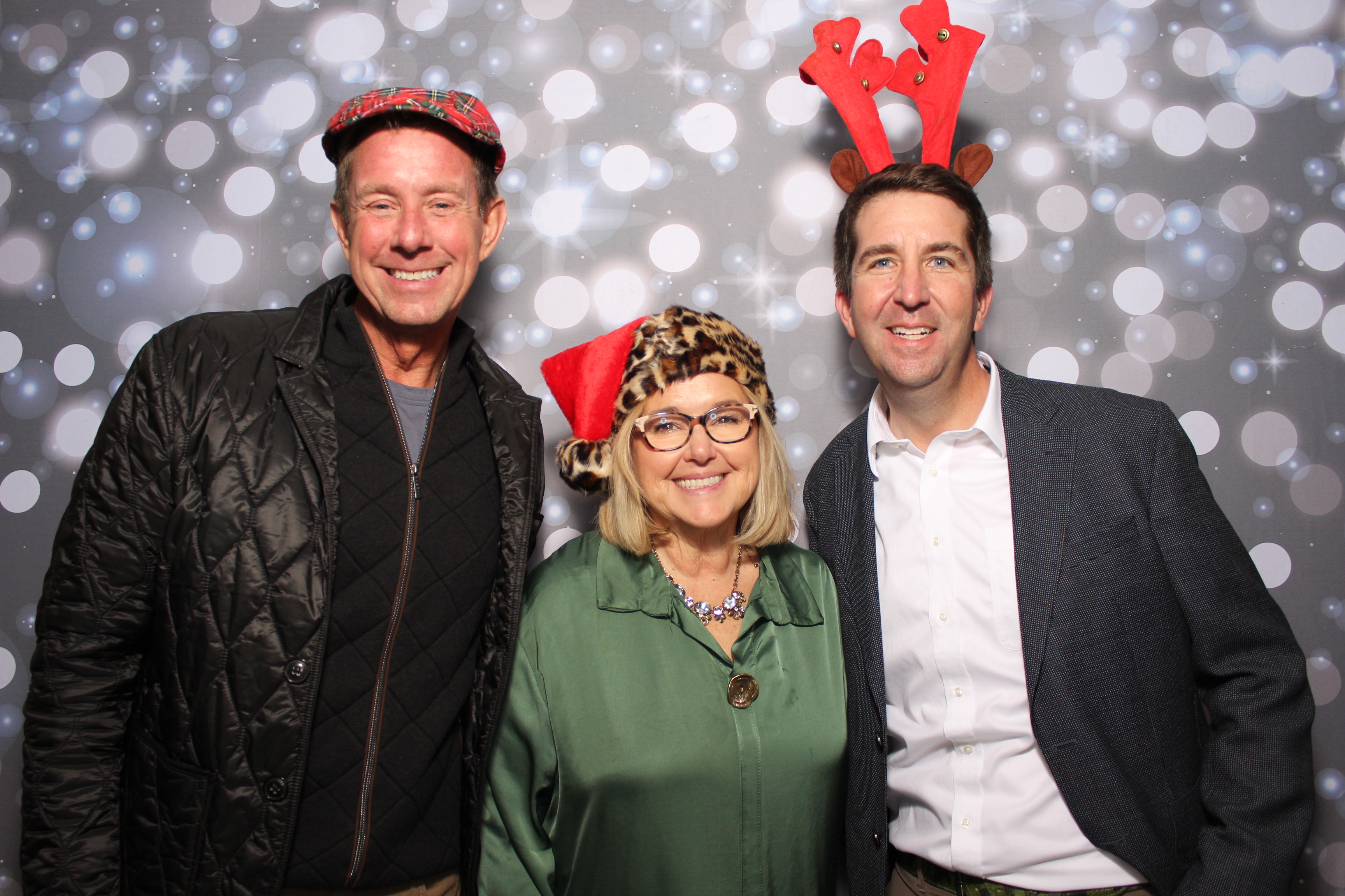 Coldwell Bank Holiday Party | View more photos from the event at gallery.photoboothcincy.com/u/PhotoBoothCincy/Coldwell-Bank-Holiday-Party