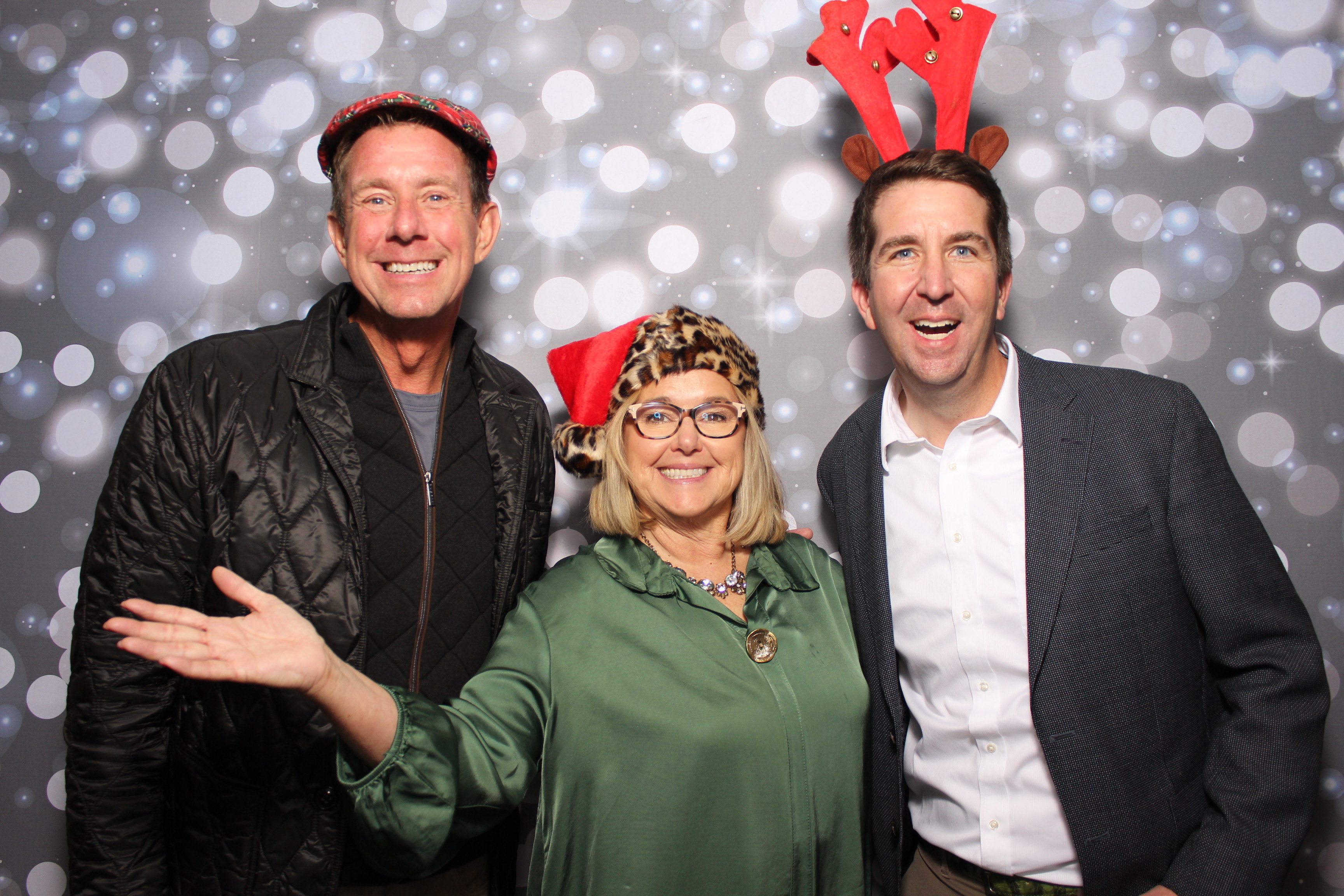 Coldwell Bank Holiday Party | View more photos from the event at gallery.photoboothcincy.com/u/PhotoBoothCincy/Coldwell-Bank-Holiday-Party