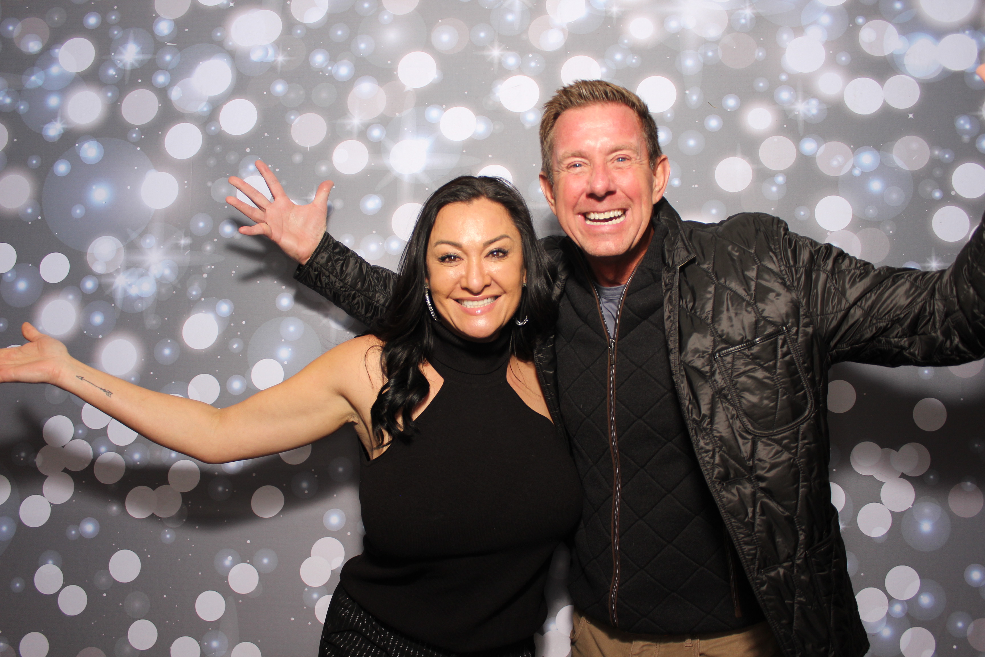 Coldwell Bank Holiday Party | View more photos from the event at gallery.photoboothcincy.com/u/PhotoBoothCincy/Coldwell-Bank-Holiday-Party