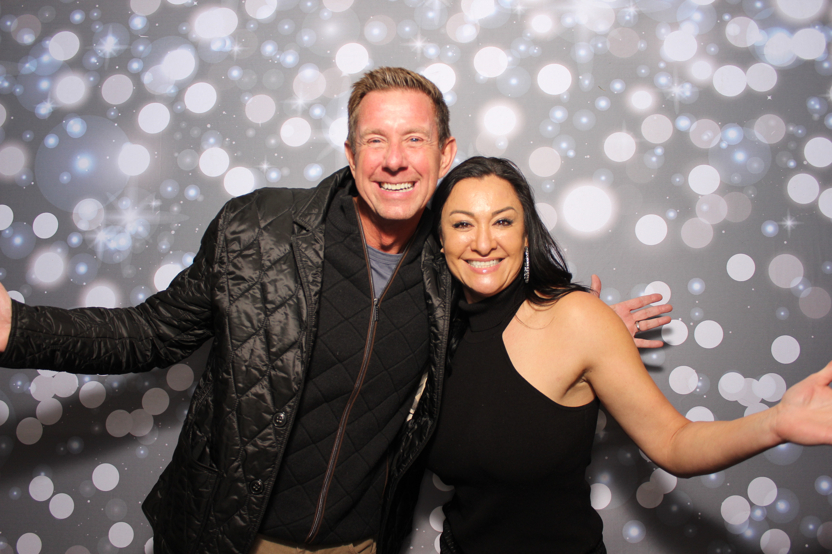 Coldwell Bank Holiday Party | View more photos from the event at gallery.photoboothcincy.com/u/PhotoBoothCincy/Coldwell-Bank-Holiday-Party