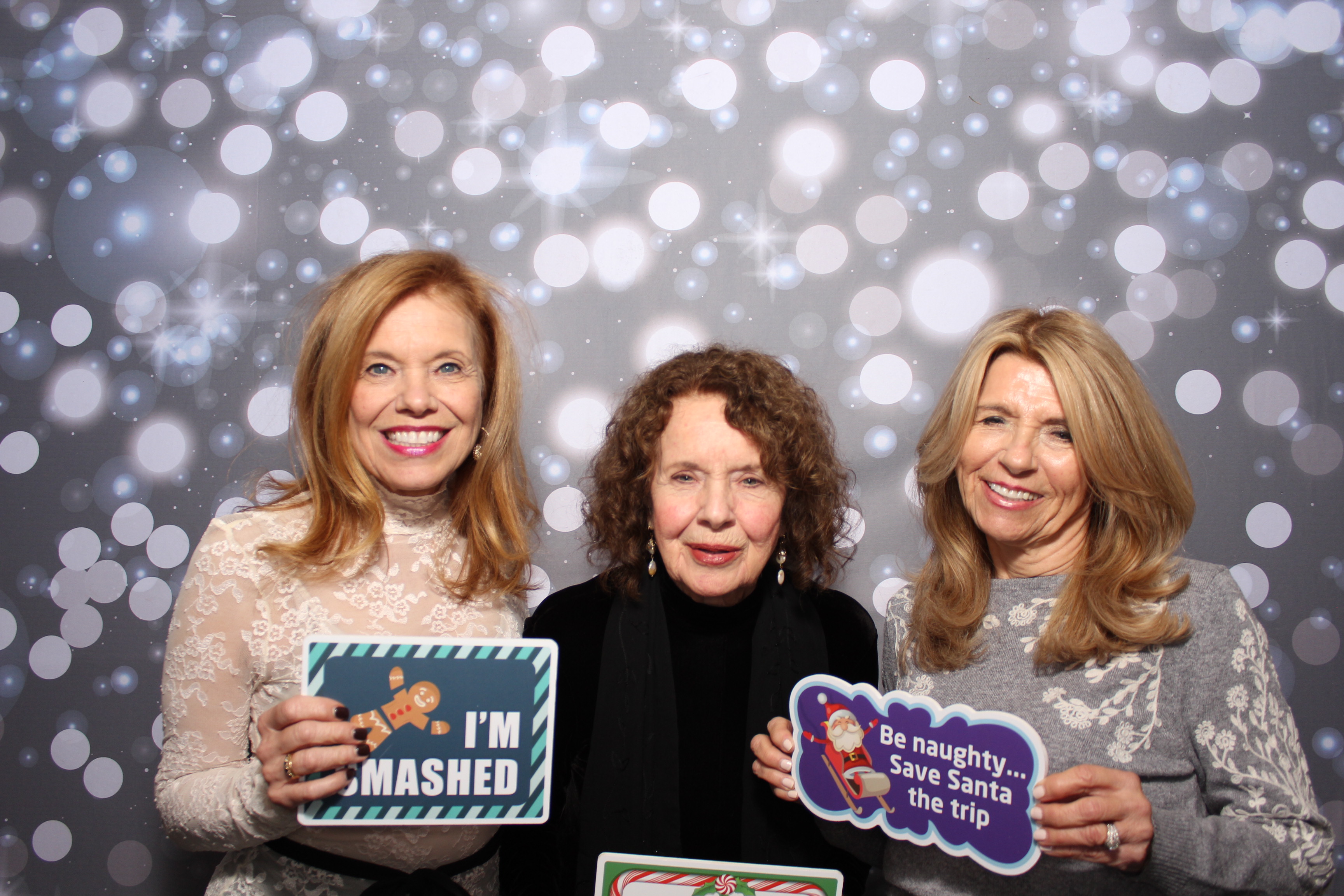 Coldwell Bank Holiday Party | View more photos from the event at gallery.photoboothcincy.com/u/PhotoBoothCincy/Coldwell-Bank-Holiday-Party