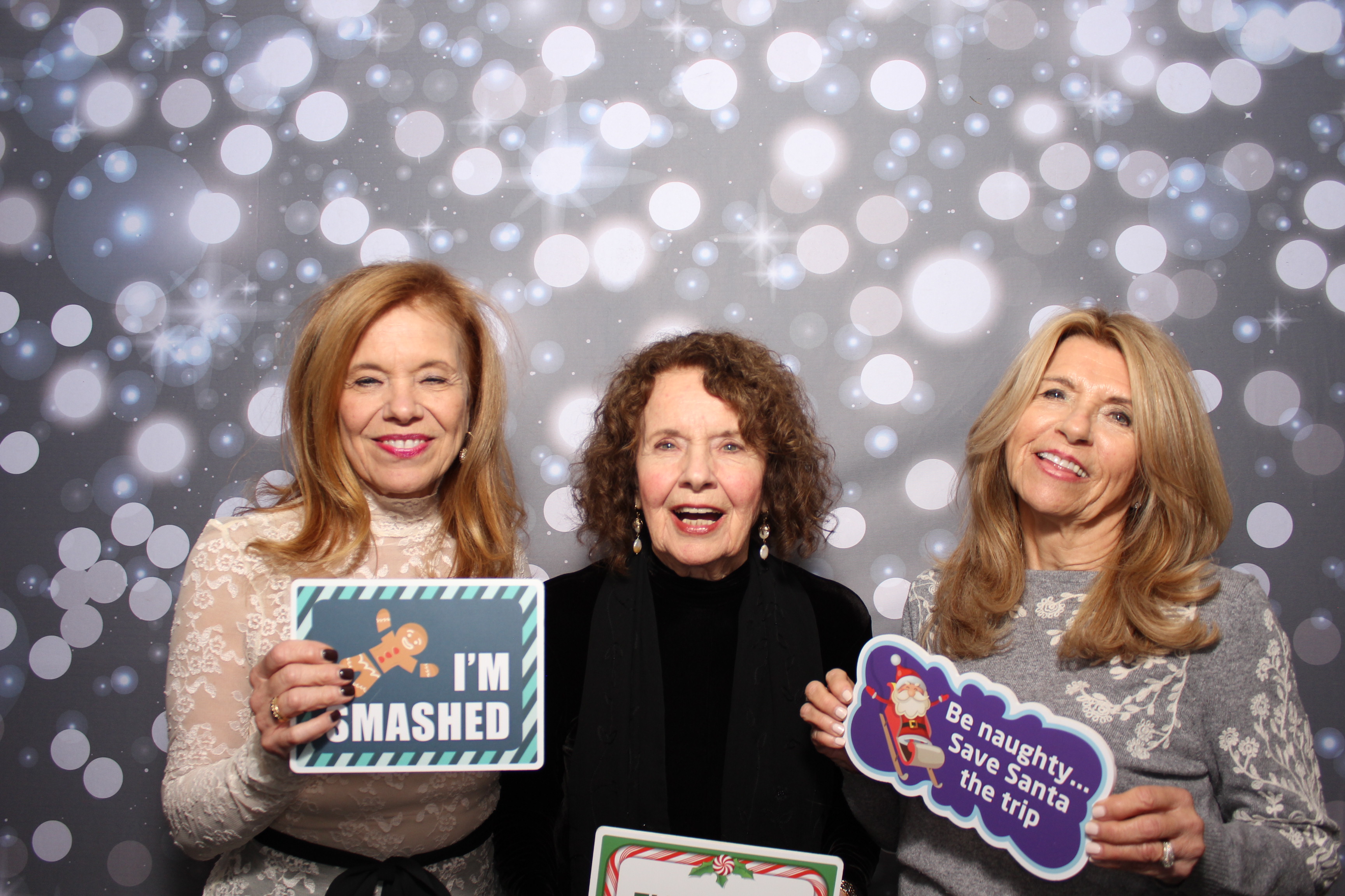 Coldwell Bank Holiday Party | View more photos from the event at gallery.photoboothcincy.com/u/PhotoBoothCincy/Coldwell-Bank-Holiday-Party
