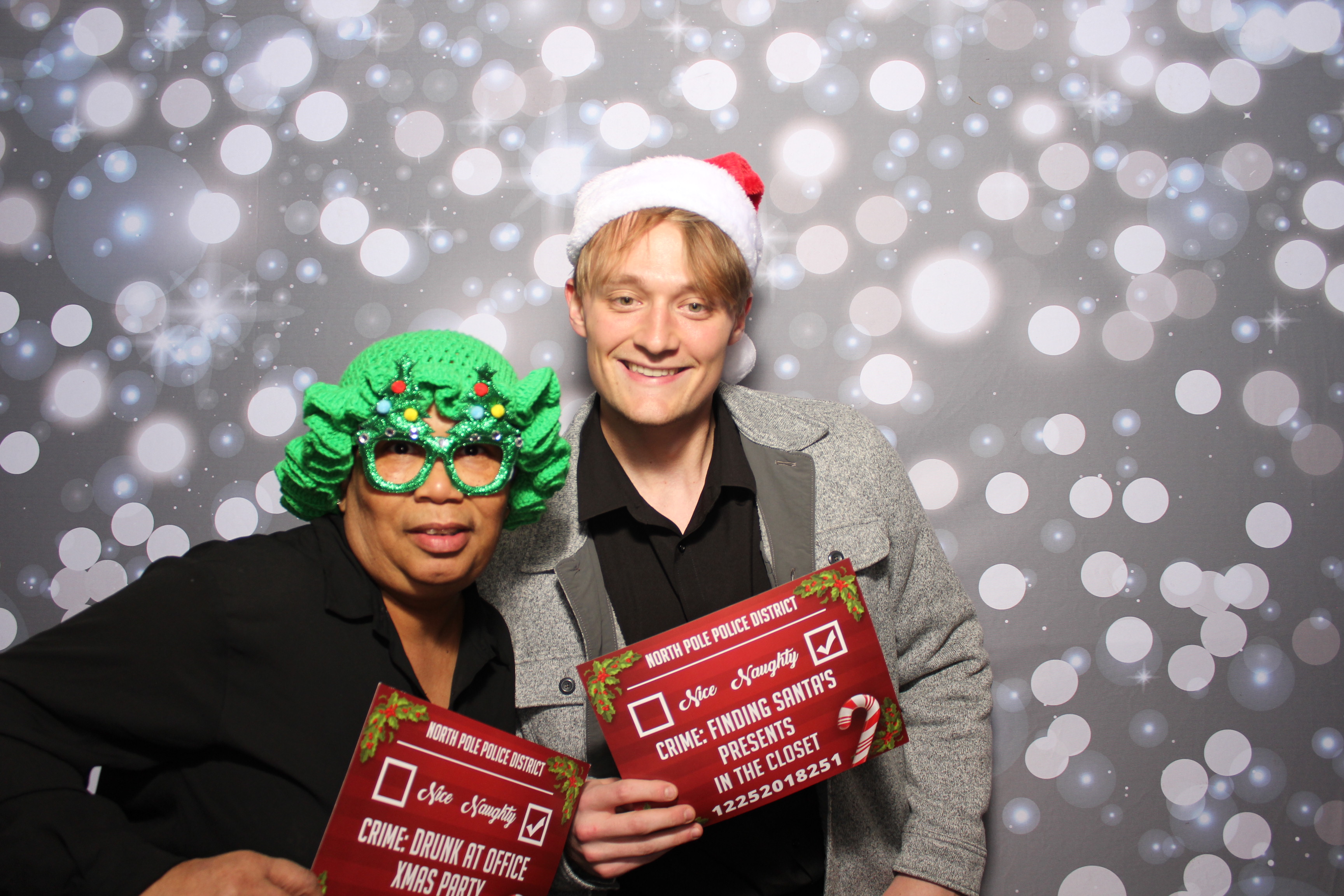 Coldwell Bank Holiday Party | View more photos from the event at gallery.photoboothcincy.com/u/PhotoBoothCincy/Coldwell-Bank-Holiday-Party