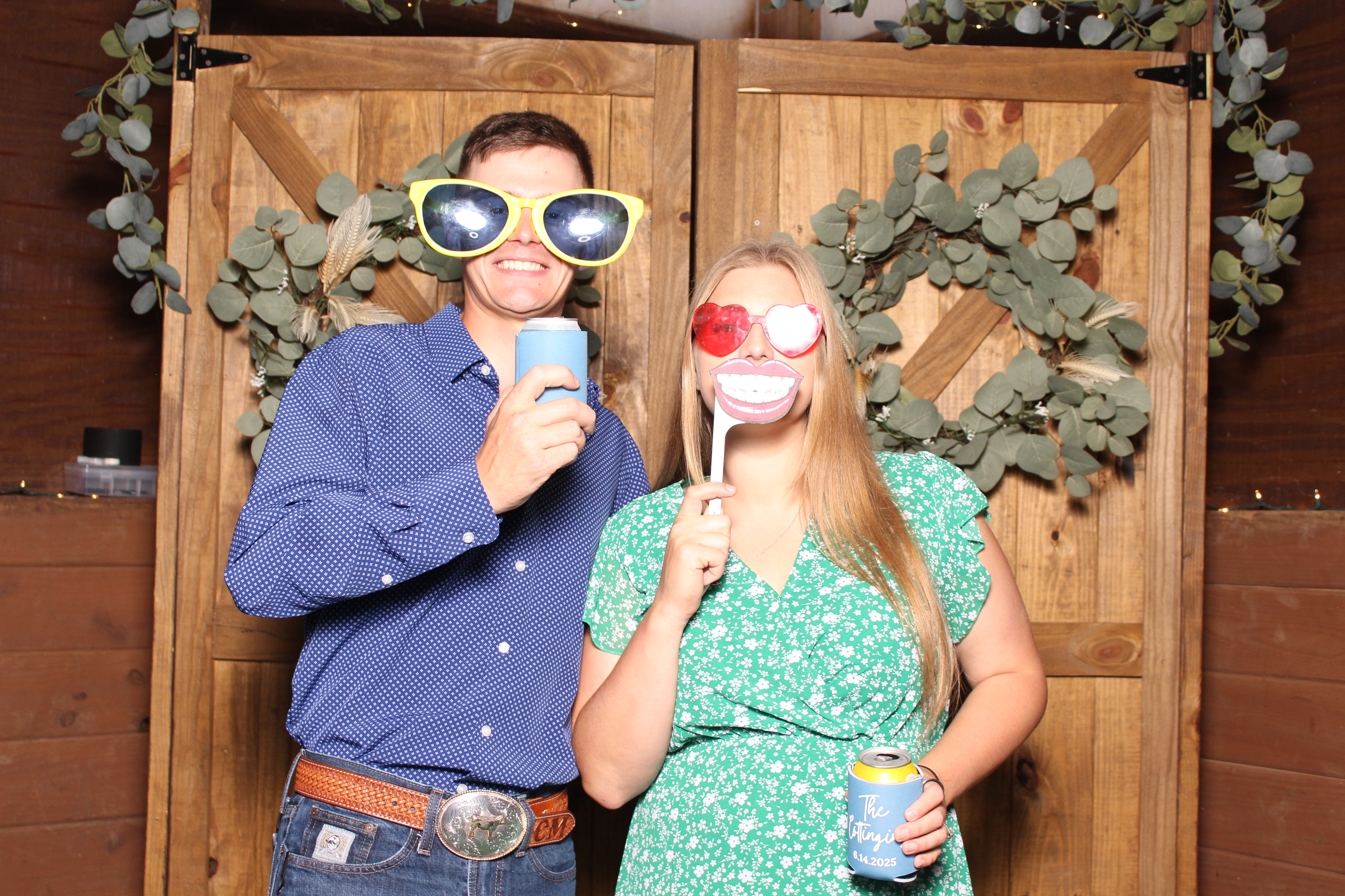 Cole & Rebecca | View more photos from the event at gallery.photoboothcincy.com/u/PhotoBoothCincy/Cole-Rebecca