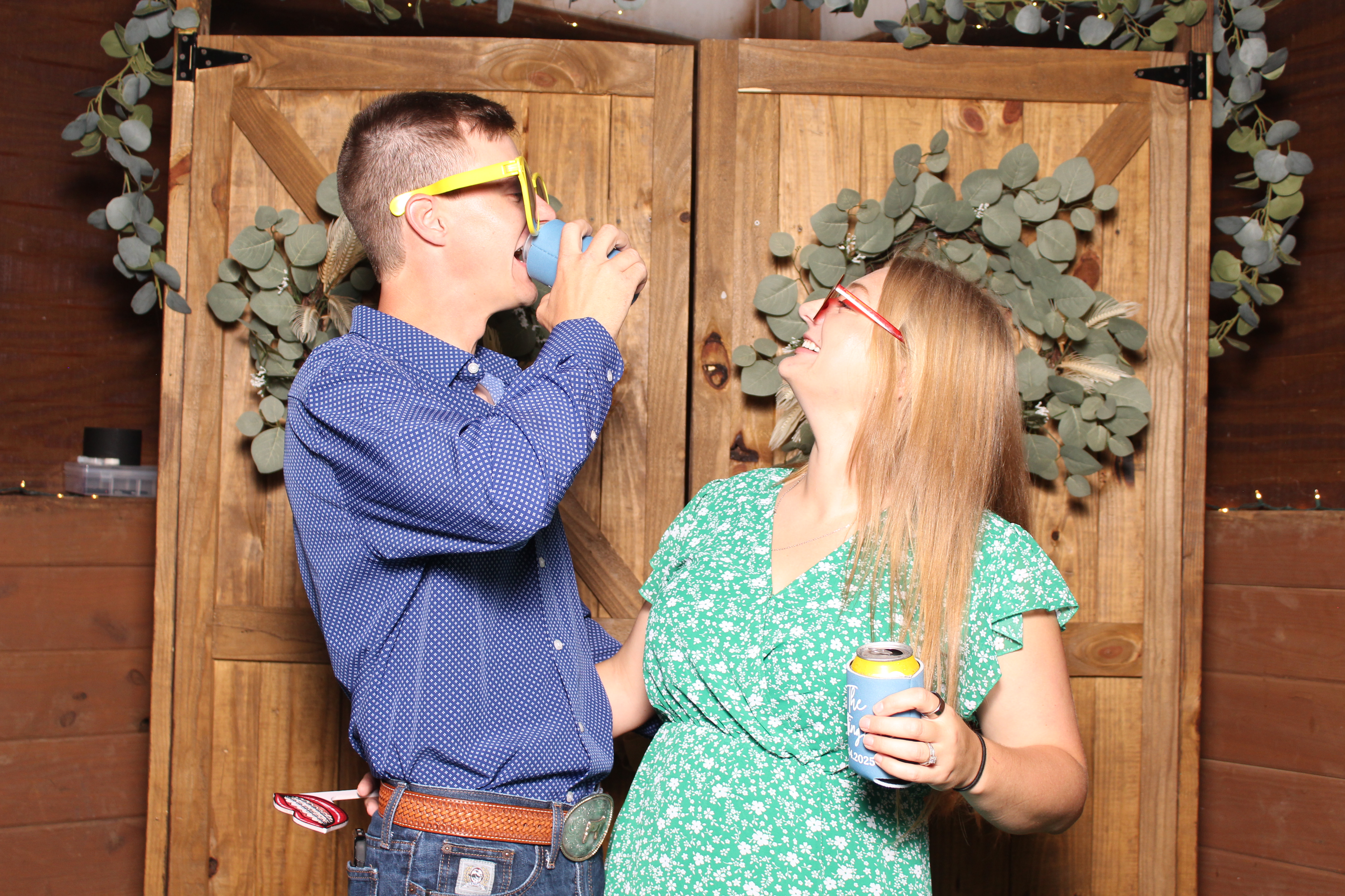 Cole & Rebecca | View more photos from the event at gallery.photoboothcincy.com/u/PhotoBoothCincy/Cole-Rebecca