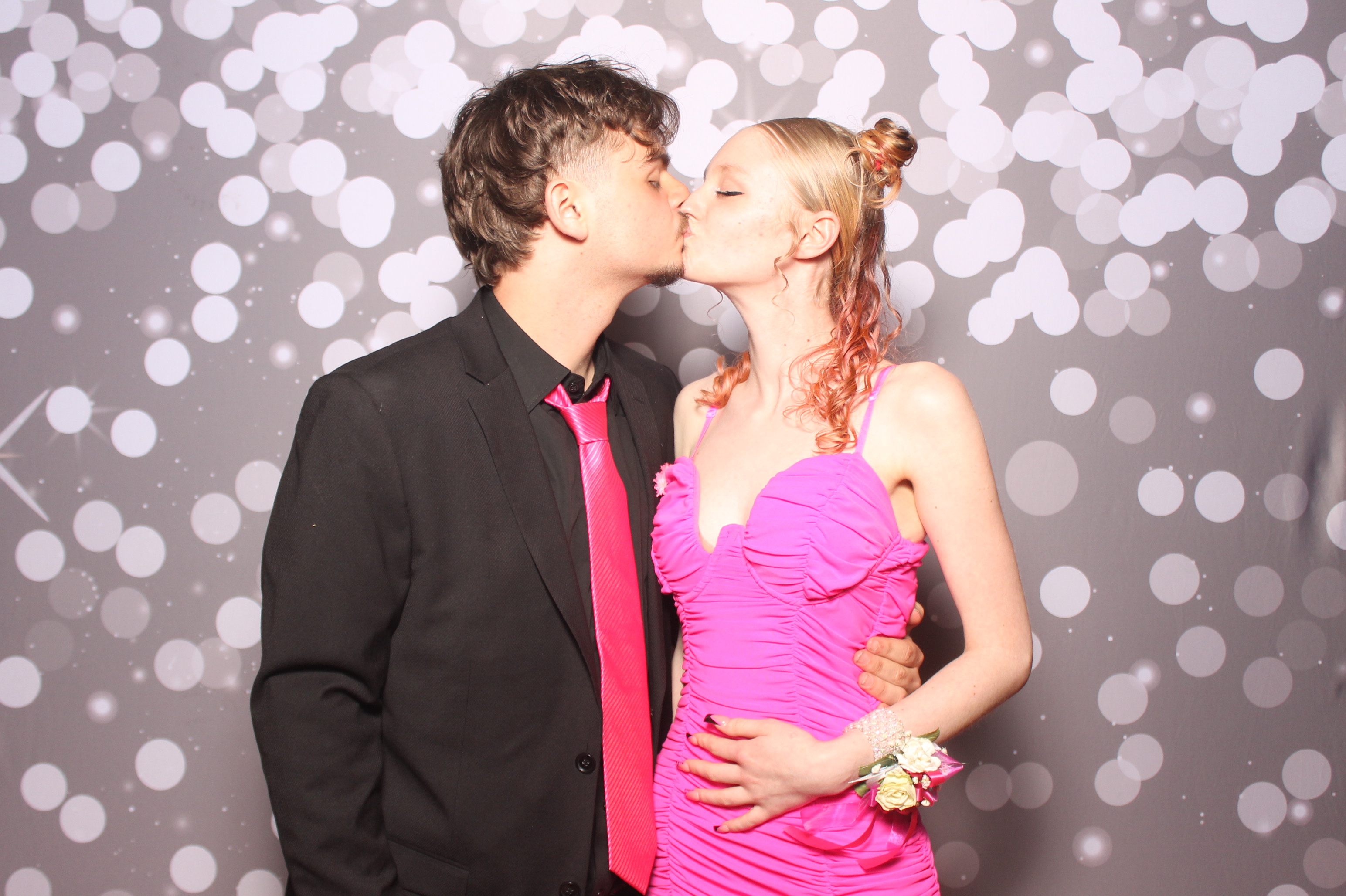Colerain Prom 2025 | View more photos from the event at gallery.photoboothcincy.com/u/PhotoBoothCincy/Colerain-Prom-2025