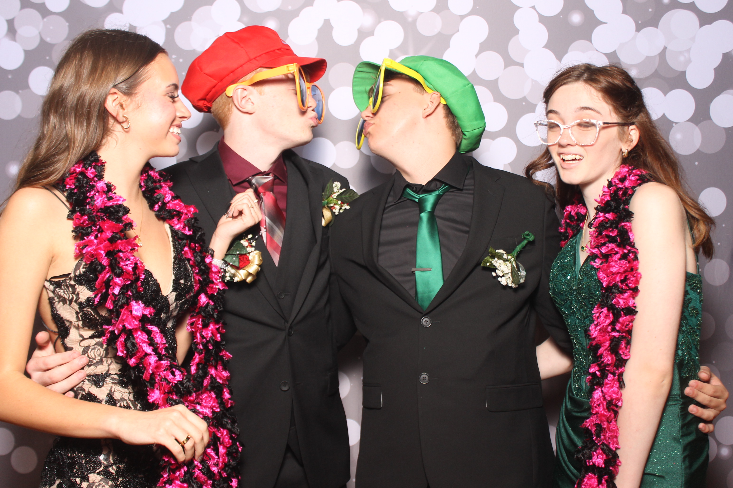 Colerain Prom 2025 | View more photos from the event at gallery.photoboothcincy.com/u/PhotoBoothCincy/Colerain-Prom-2025