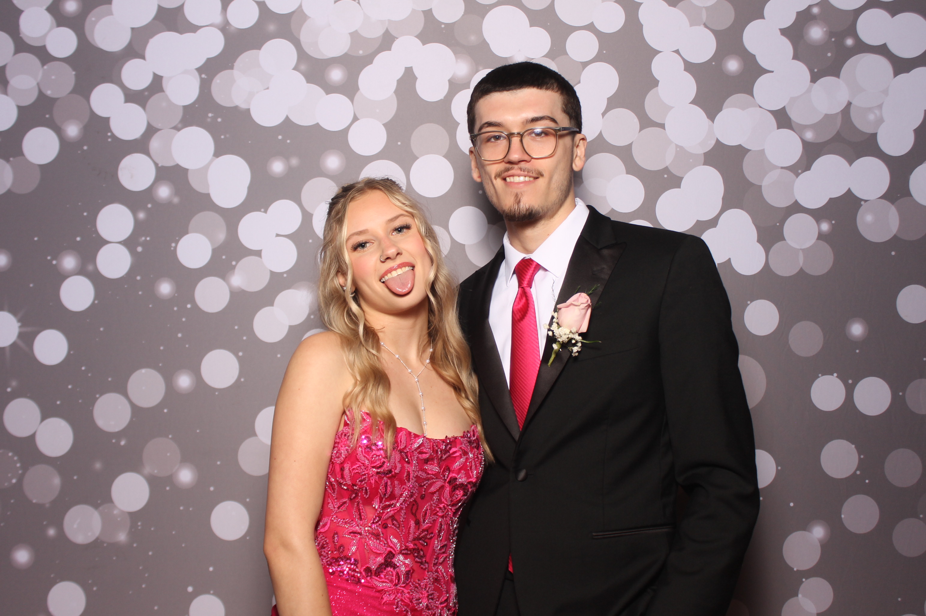 Colerain Prom 2025 | View more photos from the event at gallery.photoboothcincy.com/u/PhotoBoothCincy/Colerain-Prom-2025