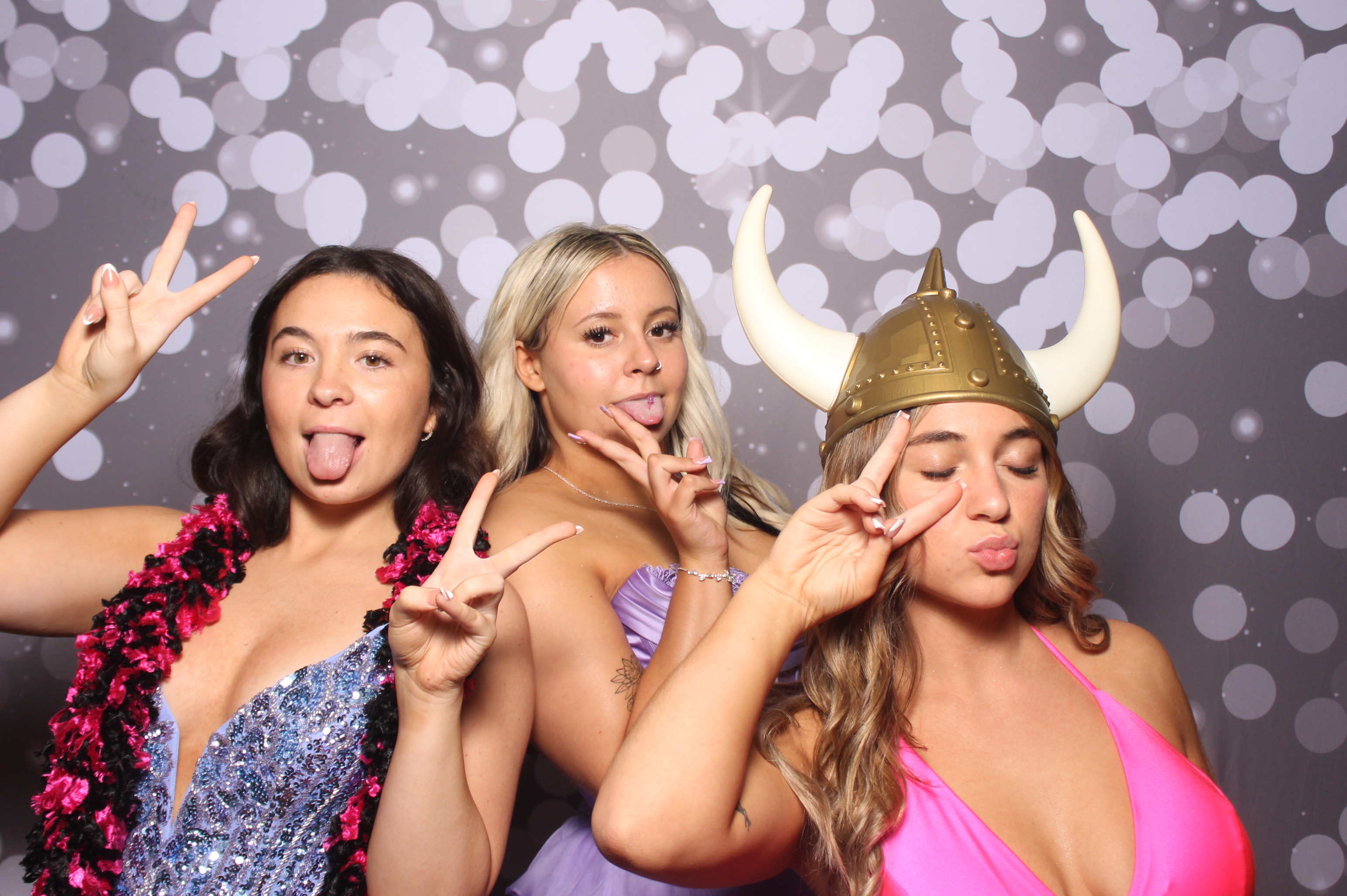 Colerain Prom 2025 | View more photos from the event at gallery.photoboothcincy.com/u/PhotoBoothCincy/Colerain-Prom-2025