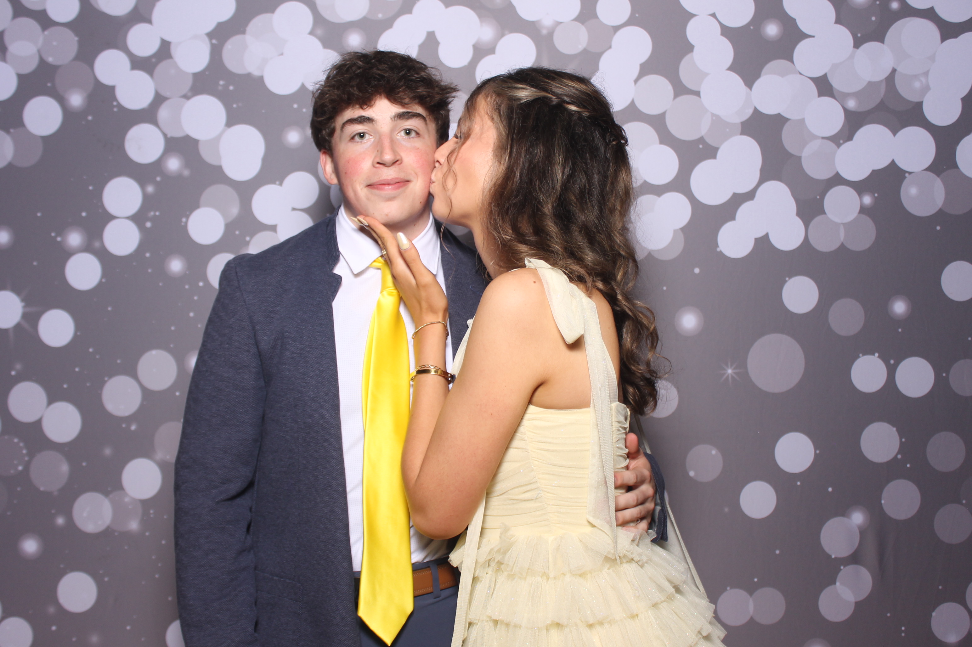 Colerain Prom 2025 | View more photos from the event at gallery.photoboothcincy.com/u/PhotoBoothCincy/Colerain-Prom-2025