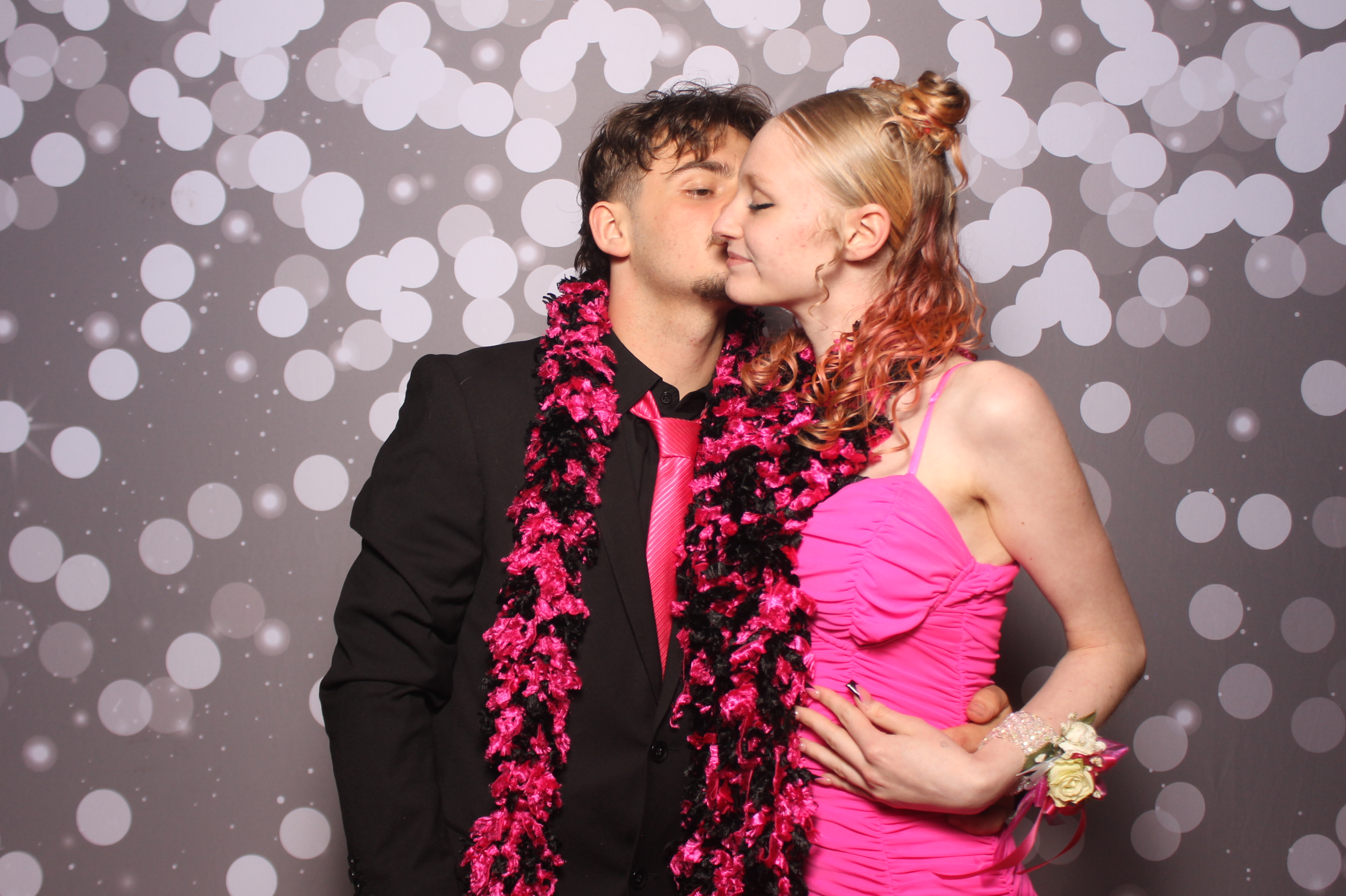 Colerain Prom 2025 | View more photos from the event at gallery.photoboothcincy.com/u/PhotoBoothCincy/Colerain-Prom-2025