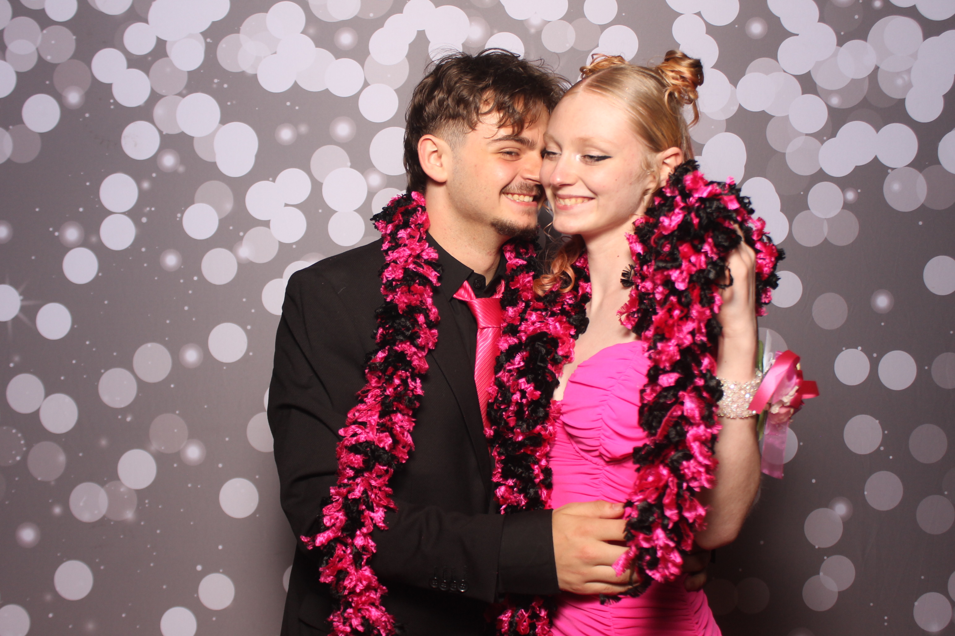 Colerain Prom 2025 | View more photos from the event at gallery.photoboothcincy.com/u/PhotoBoothCincy/Colerain-Prom-2025