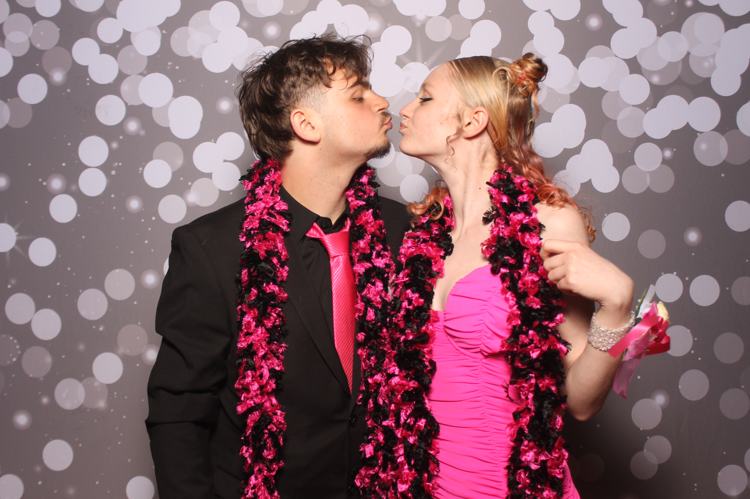 Colerain Prom 2025 | View more photos from the event at gallery.photoboothcincy.com/u/PhotoBoothCincy/Colerain-Prom-2025