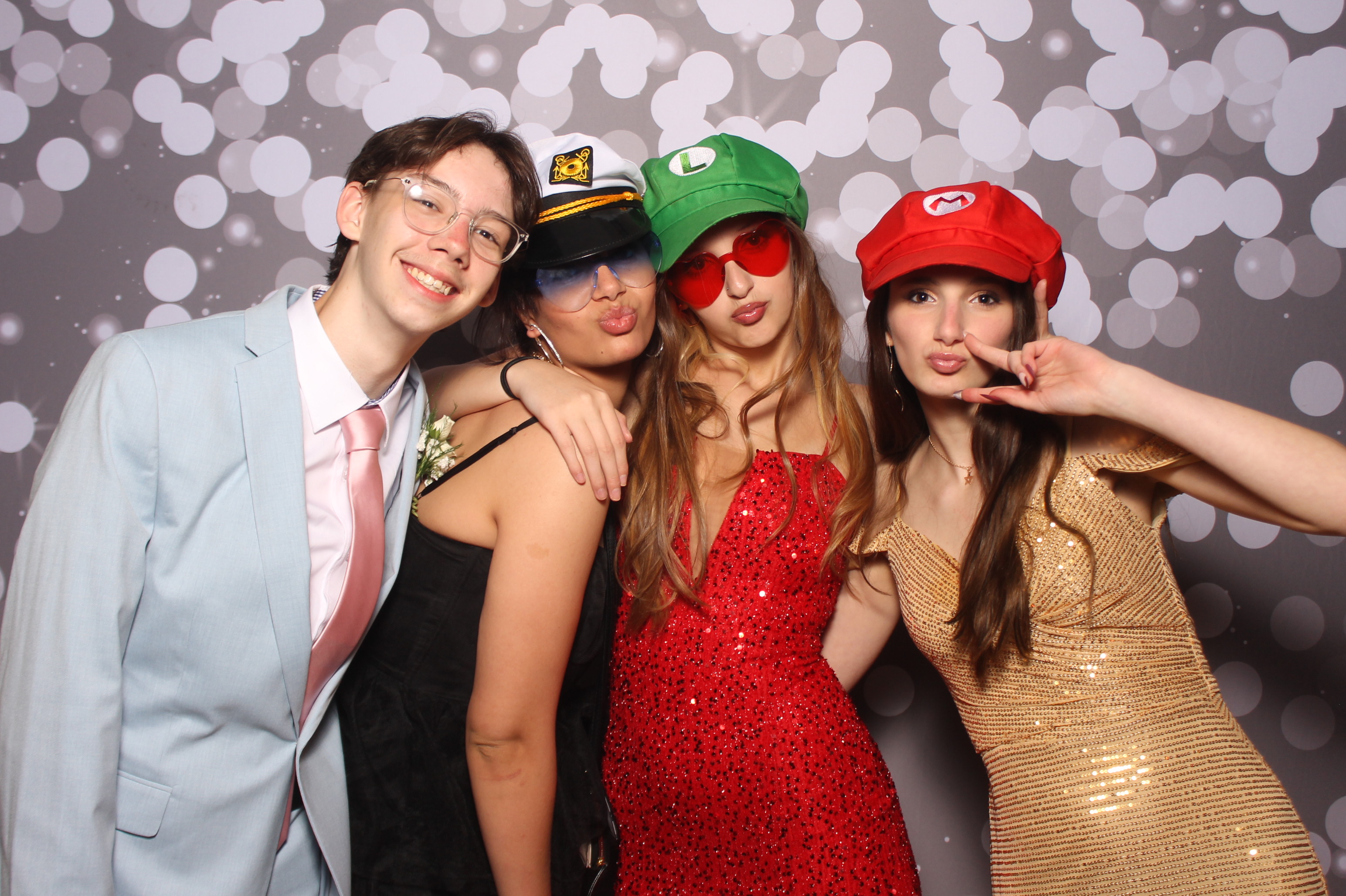 Colerain Prom 2025 | View more photos from the event at gallery.photoboothcincy.com/u/PhotoBoothCincy/Colerain-Prom-2025