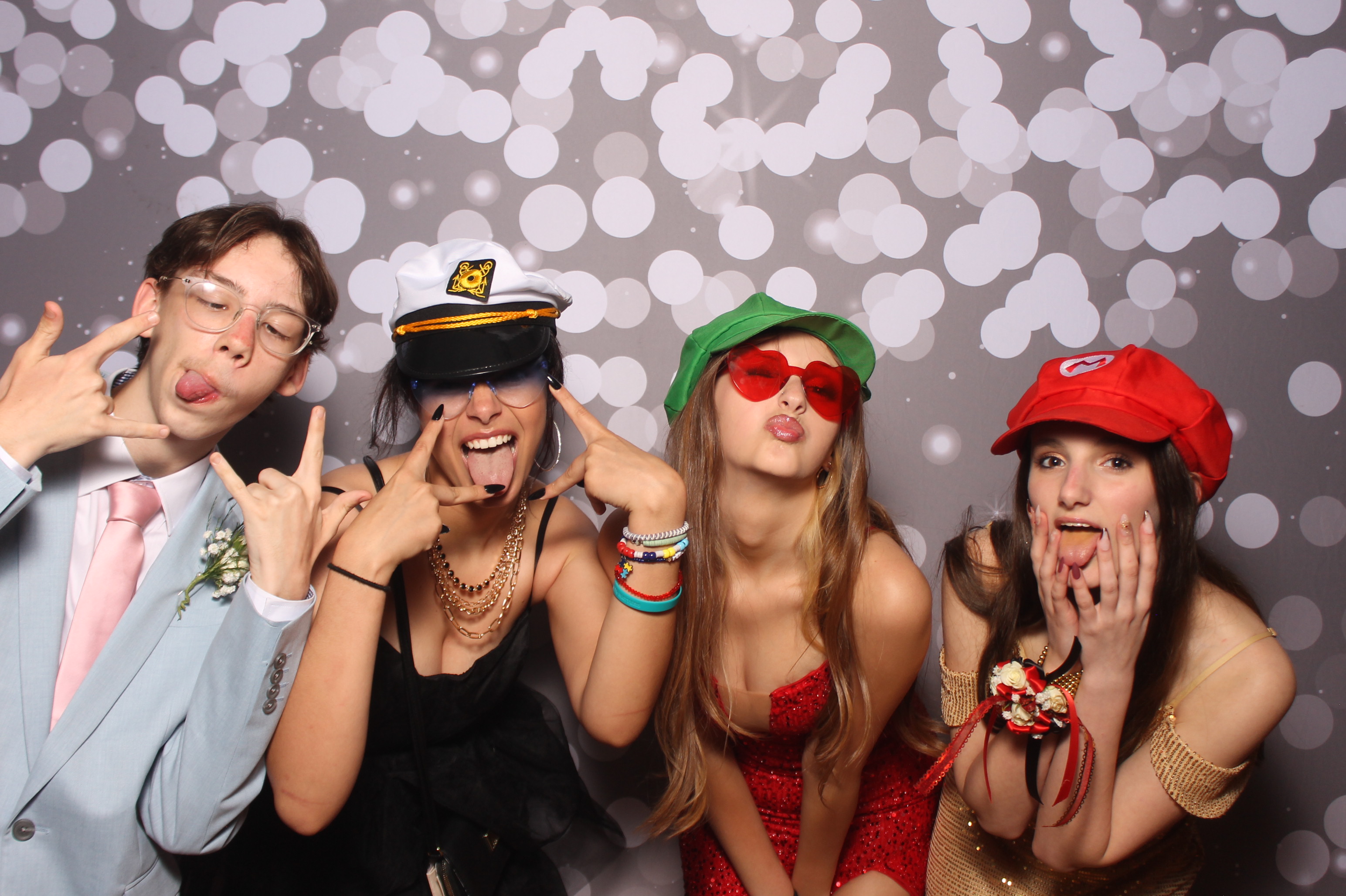 Colerain Prom 2025 | View more photos from the event at gallery.photoboothcincy.com/u/PhotoBoothCincy/Colerain-Prom-2025