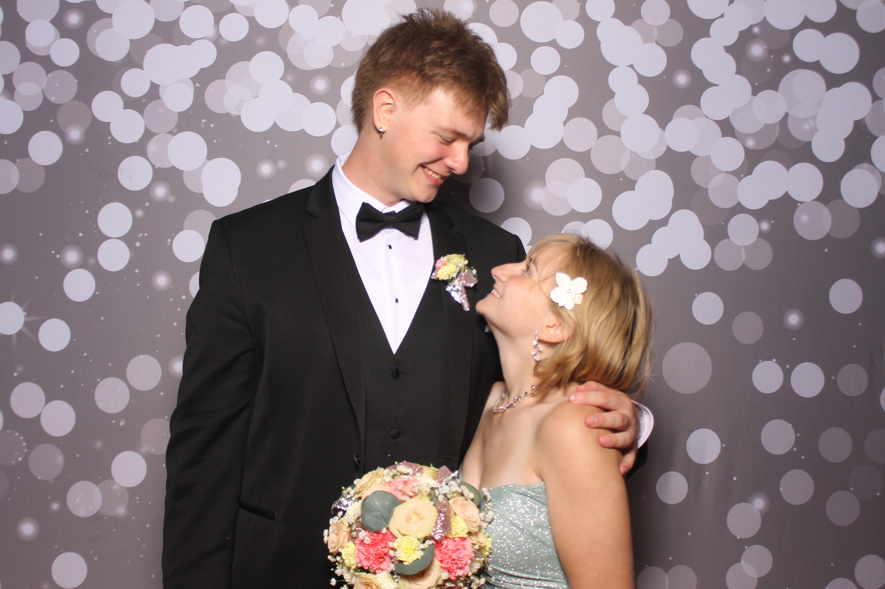 Colerain Prom 2025 | View more photos from the event at gallery.photoboothcincy.com/u/PhotoBoothCincy/Colerain-Prom-2025