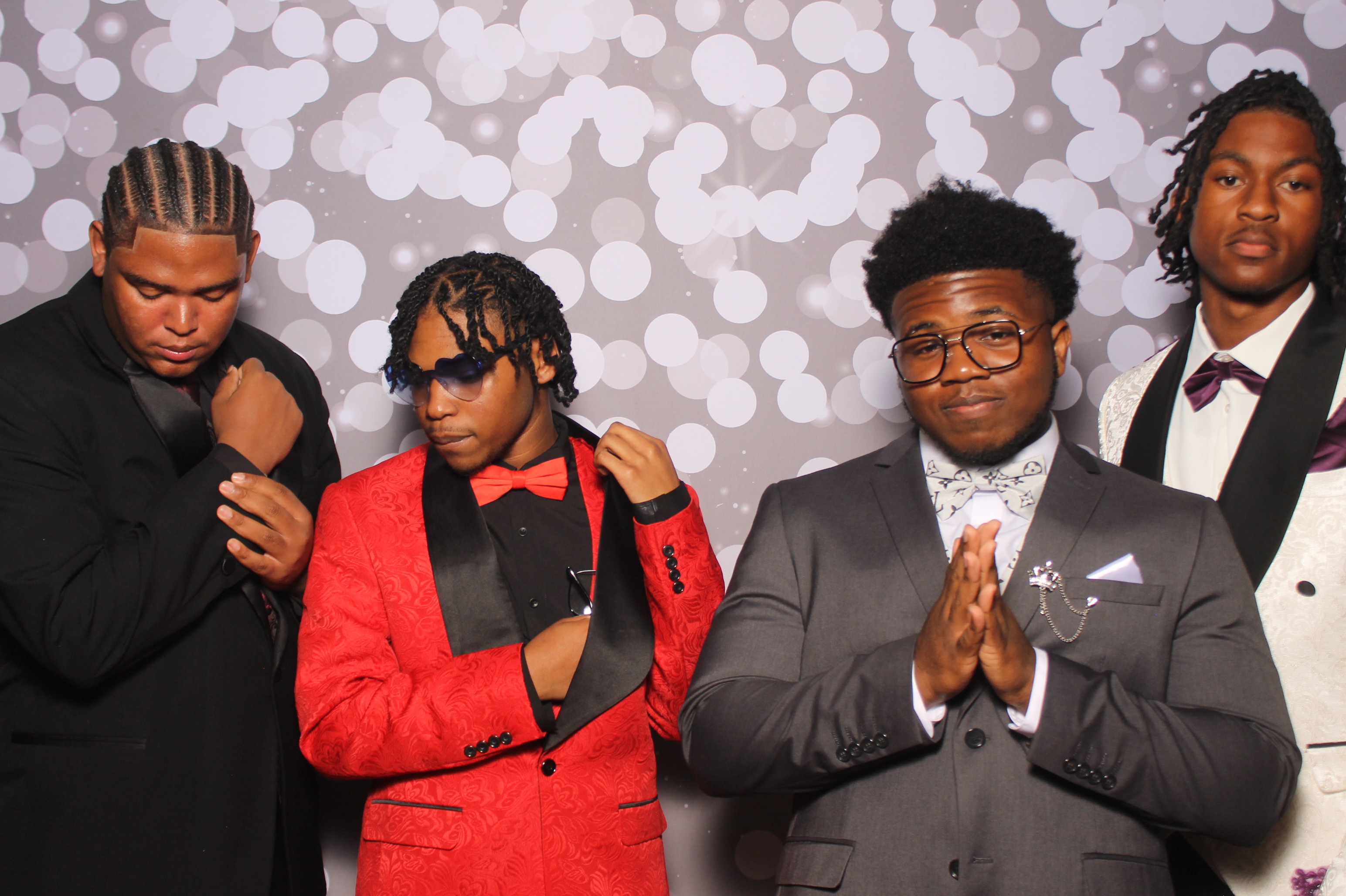Colerain Prom 2025 | View more photos from the event at gallery.photoboothcincy.com/u/PhotoBoothCincy/Colerain-Prom-2025