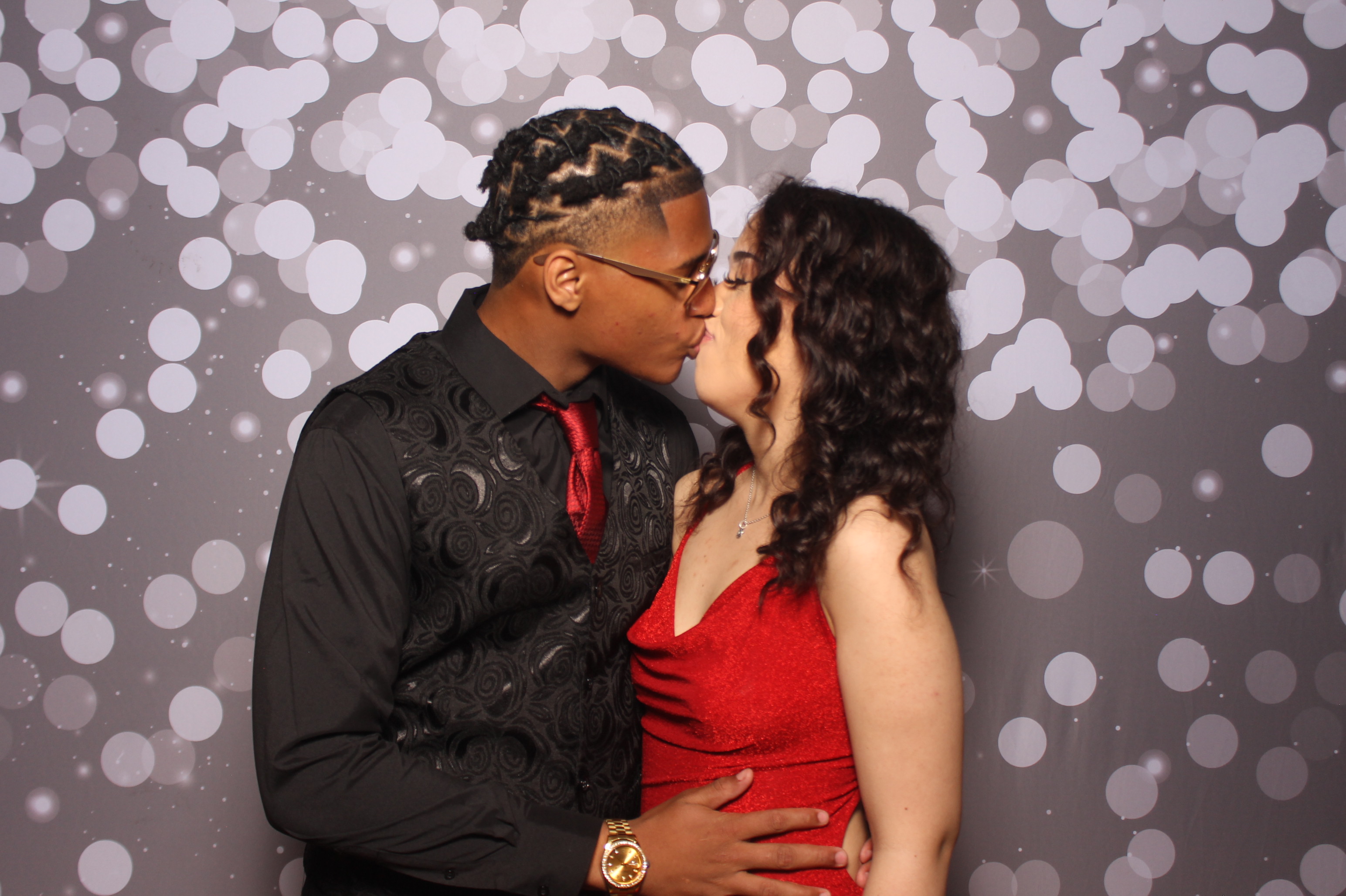 Colerain Prom 2025 | View more photos from the event at gallery.photoboothcincy.com/u/PhotoBoothCincy/Colerain-Prom-2025