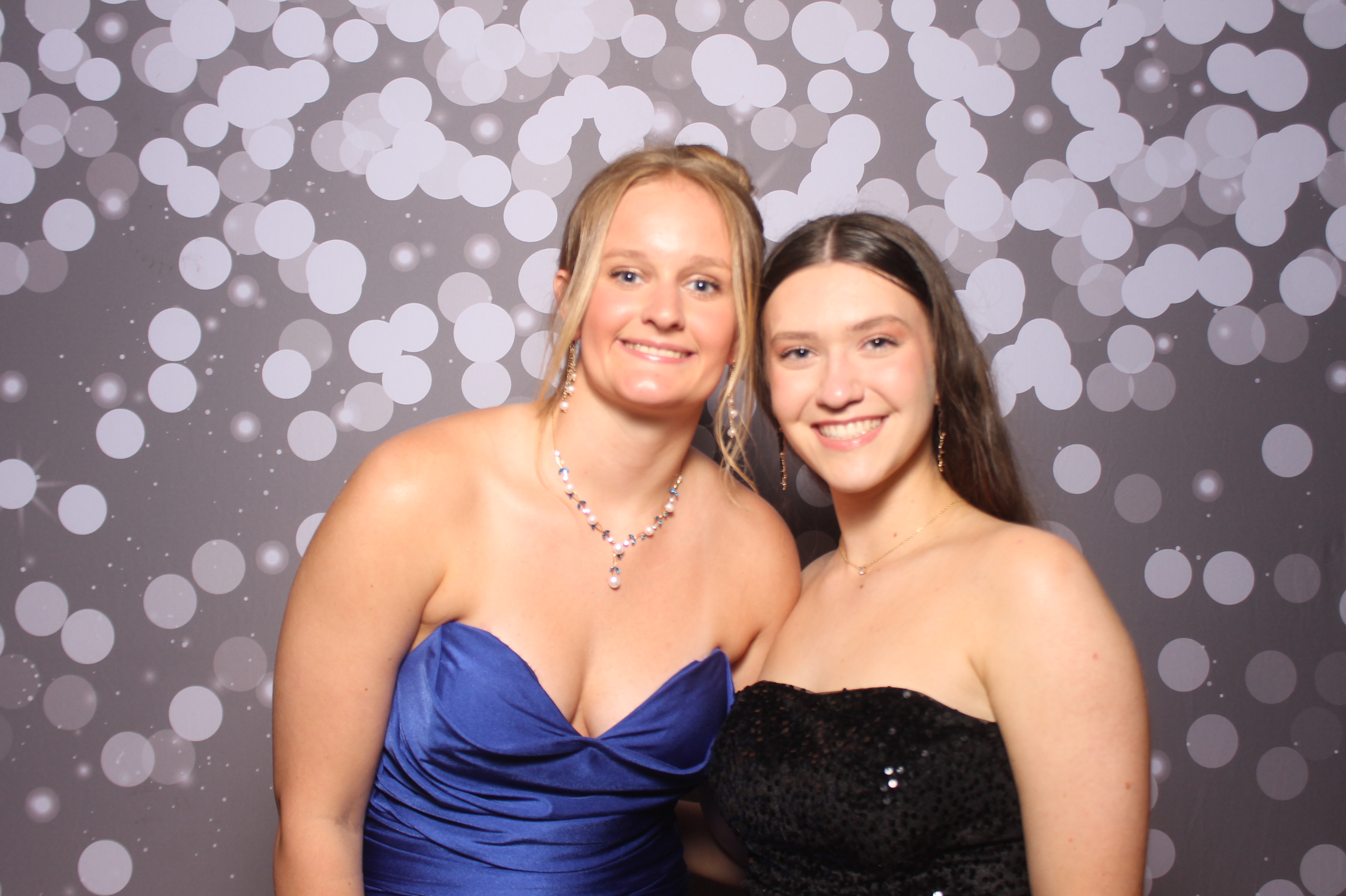 Colerain Prom 2025 | View more photos from the event at gallery.photoboothcincy.com/u/PhotoBoothCincy/Colerain-Prom-2025