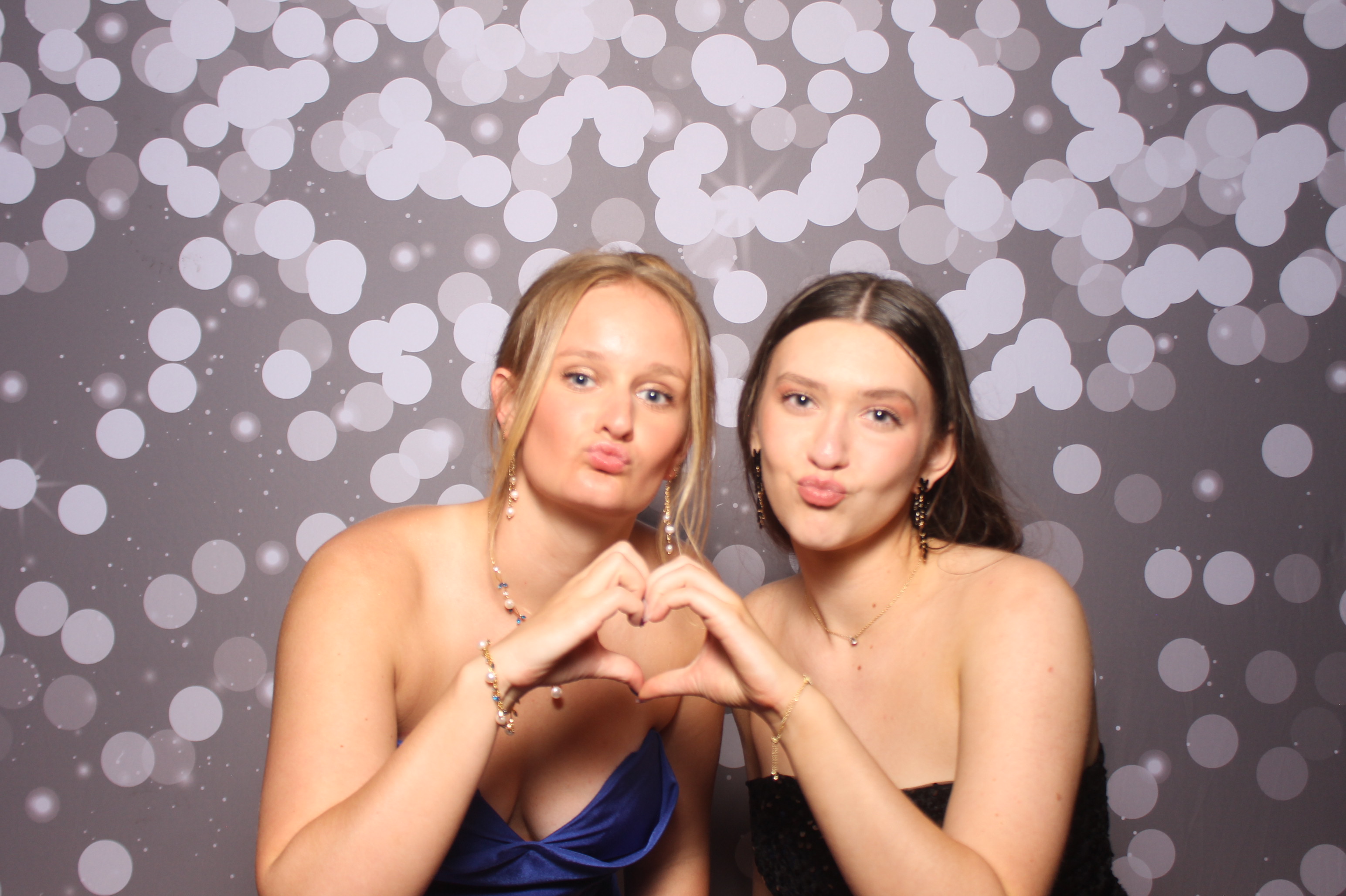 Colerain Prom 2025 | View more photos from the event at gallery.photoboothcincy.com/u/PhotoBoothCincy/Colerain-Prom-2025
