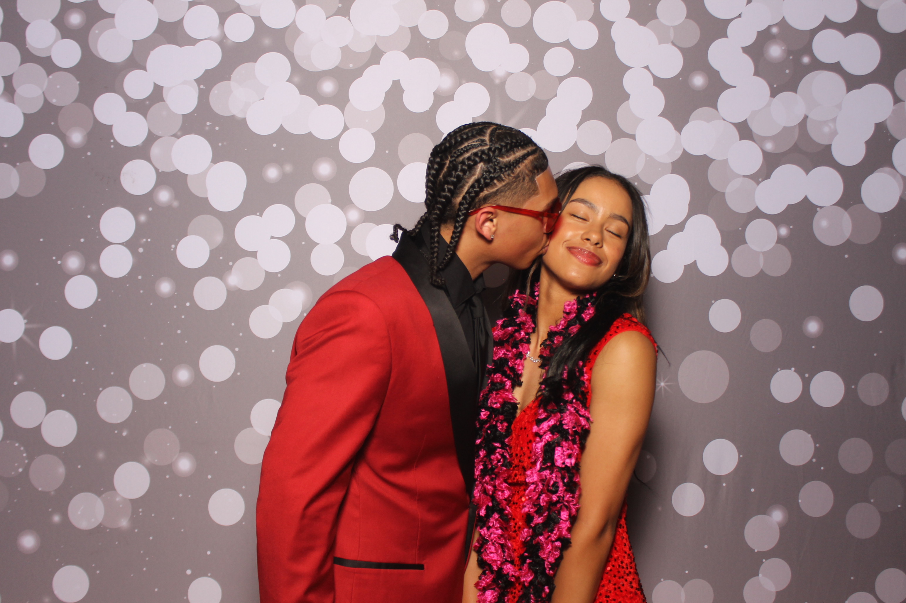 Colerain Prom 2025 | View more photos from the event at gallery.photoboothcincy.com/u/PhotoBoothCincy/Colerain-Prom-2025