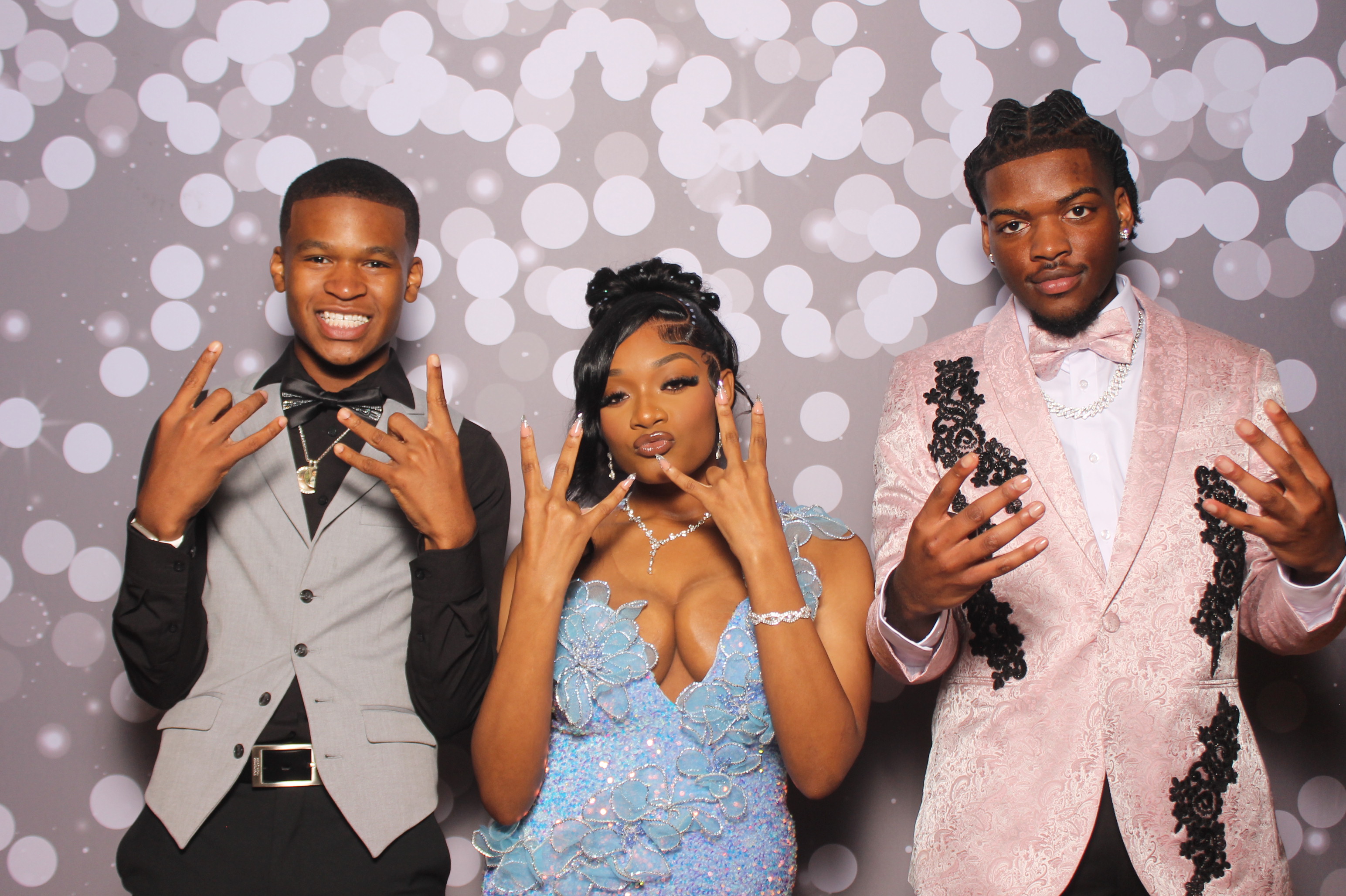 Colerain Prom 2025 | View more photos from the event at gallery.photoboothcincy.com/u/PhotoBoothCincy/Colerain-Prom-2025