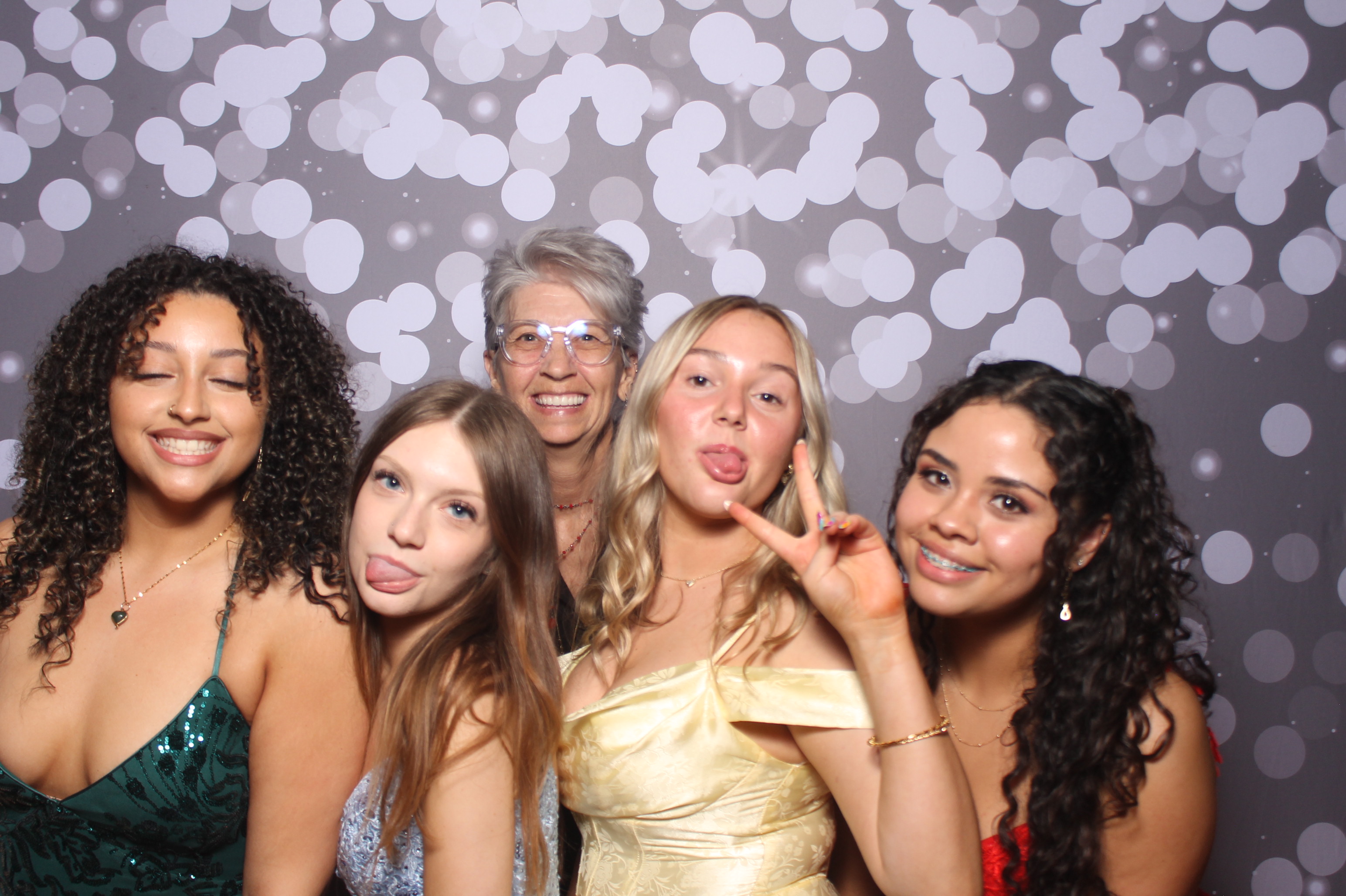 Colerain Prom 2025 | View more photos from the event at gallery.photoboothcincy.com/u/PhotoBoothCincy/Colerain-Prom-2025