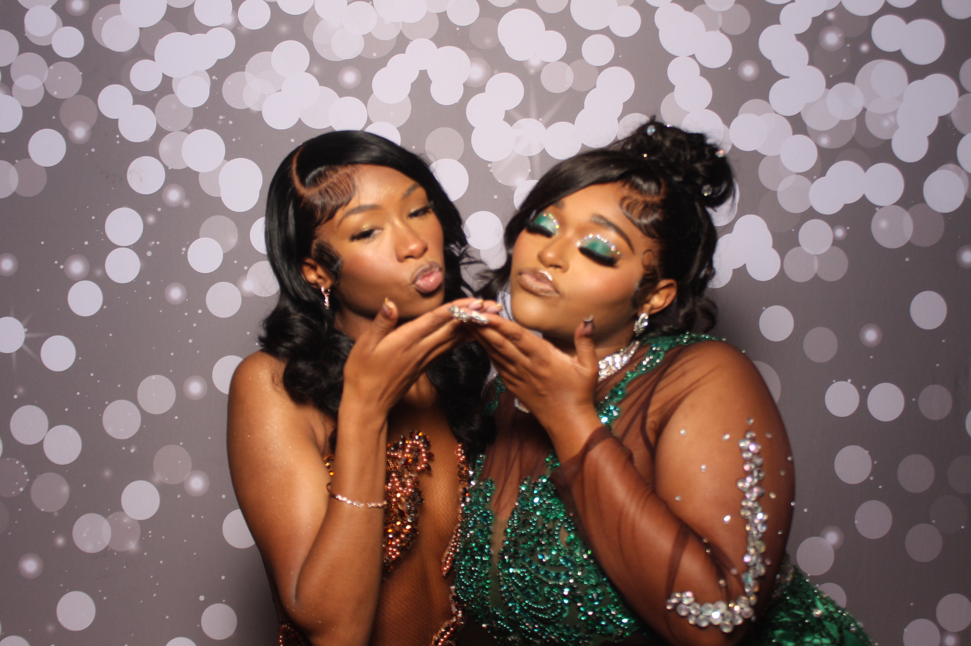 Colerain Prom 2025 | View more photos from the event at gallery.photoboothcincy.com/u/PhotoBoothCincy/Colerain-Prom-2025