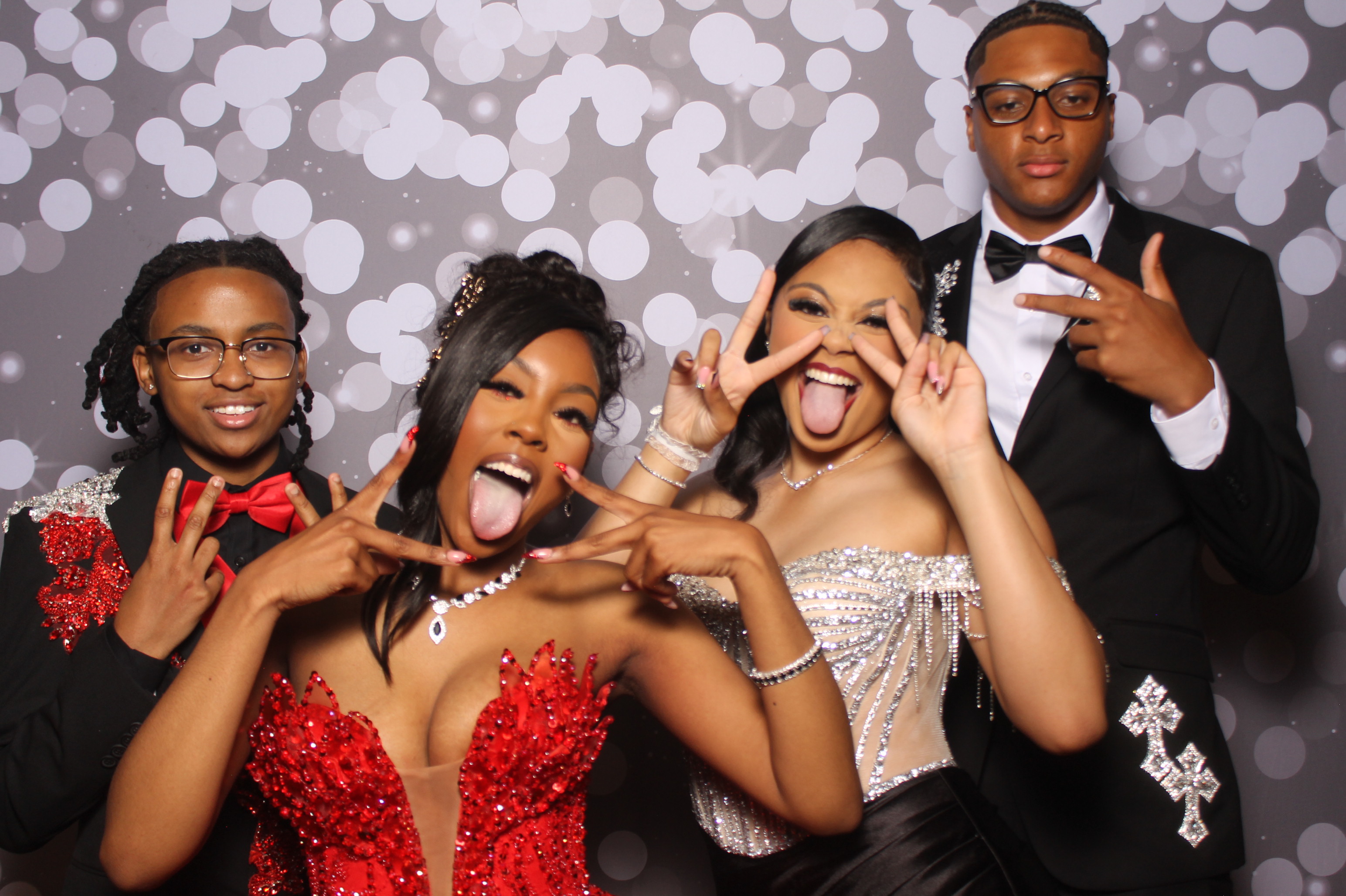 Colerain Prom 2025 | View more photos from the event at gallery.photoboothcincy.com/u/PhotoBoothCincy/Colerain-Prom-2025