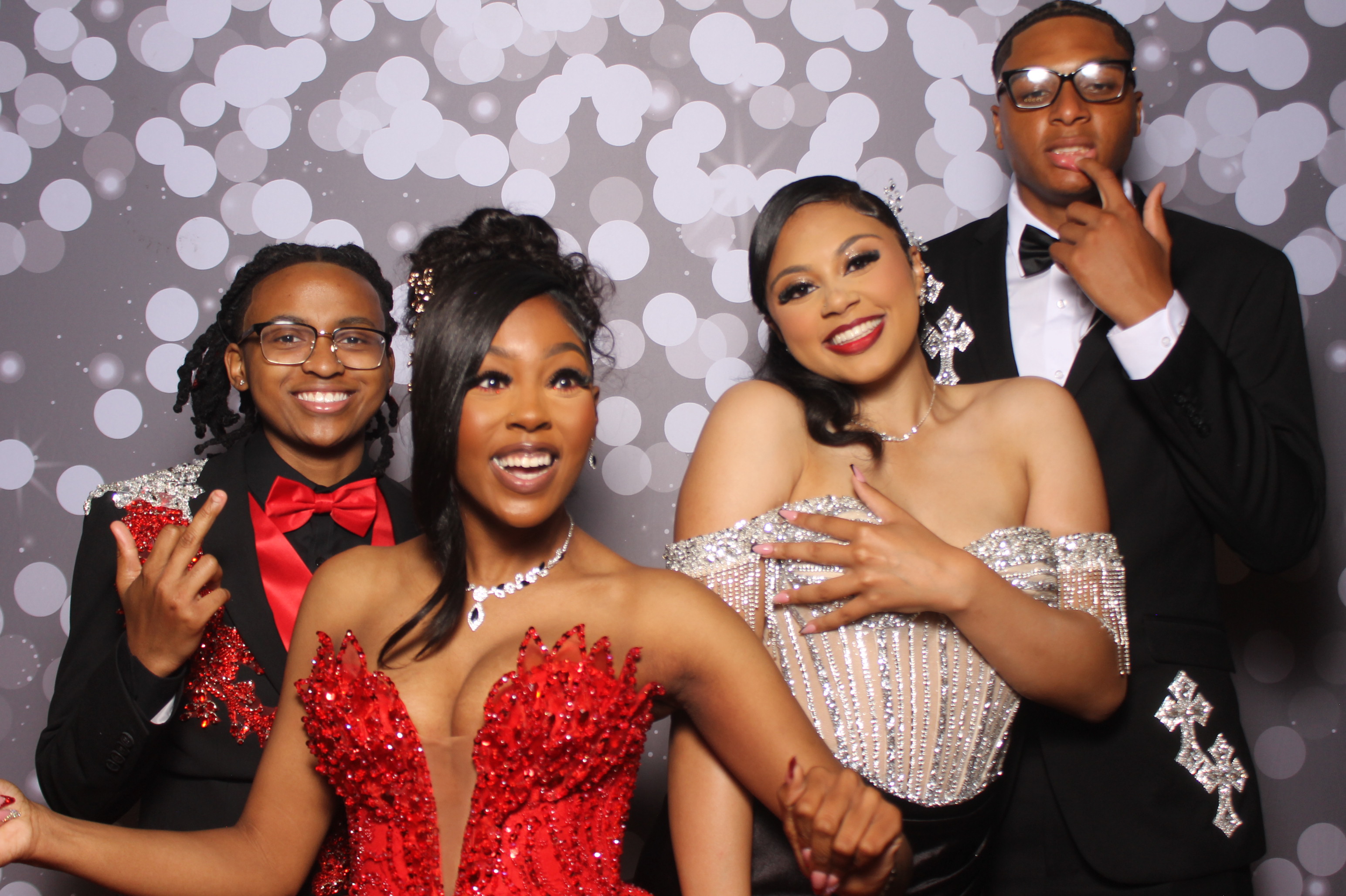 Colerain Prom 2025 | View more photos from the event at gallery.photoboothcincy.com/u/PhotoBoothCincy/Colerain-Prom-2025