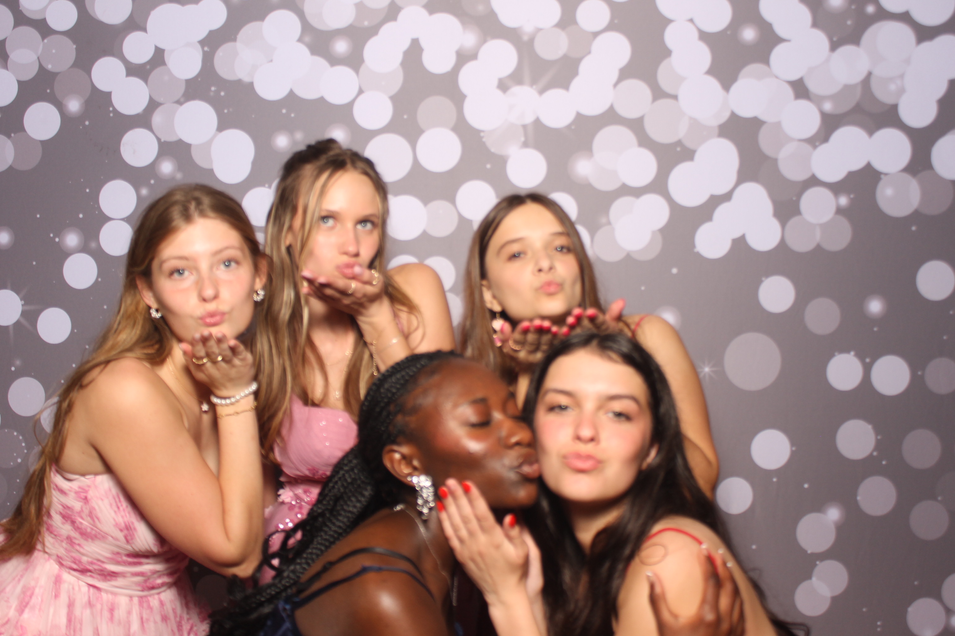 Colerain Prom 2025 | View more photos from the event at gallery.photoboothcincy.com/u/PhotoBoothCincy/Colerain-Prom-2025