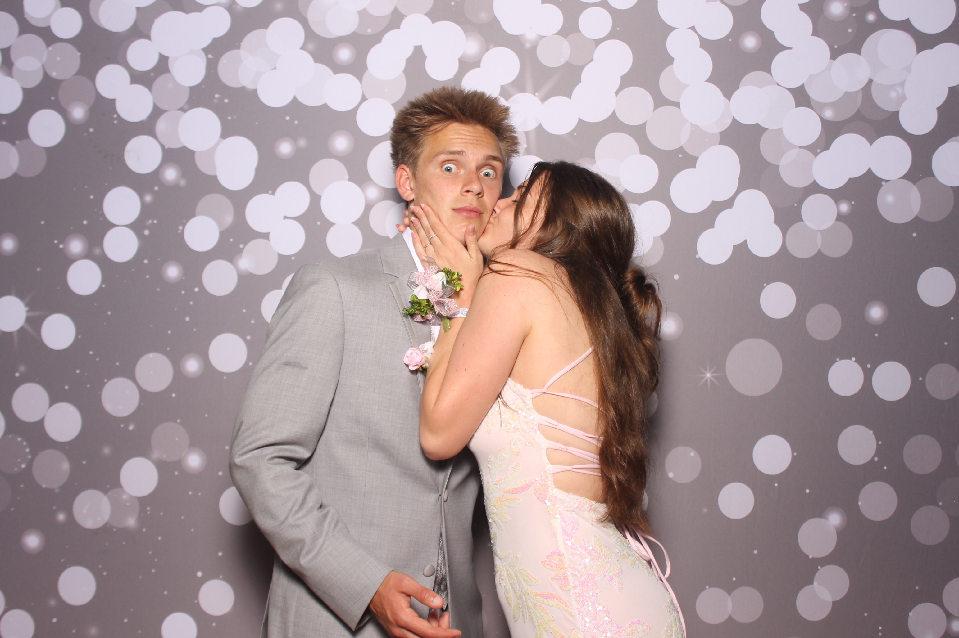 Colerain Prom 2025 | View more photos from the event at gallery.photoboothcincy.com/u/PhotoBoothCincy/Colerain-Prom-2025