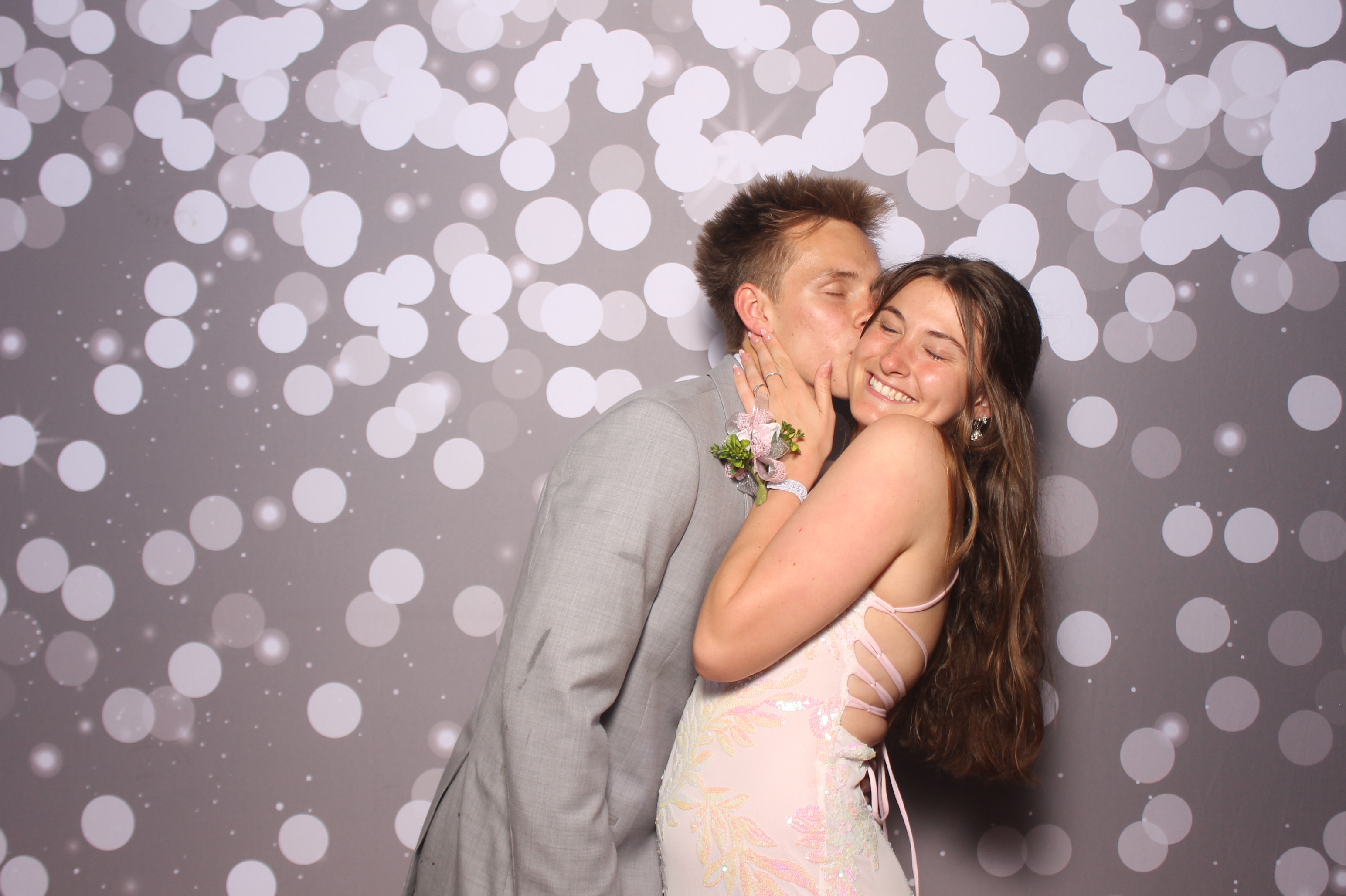 Colerain Prom 2025 | View more photos from the event at gallery.photoboothcincy.com/u/PhotoBoothCincy/Colerain-Prom-2025