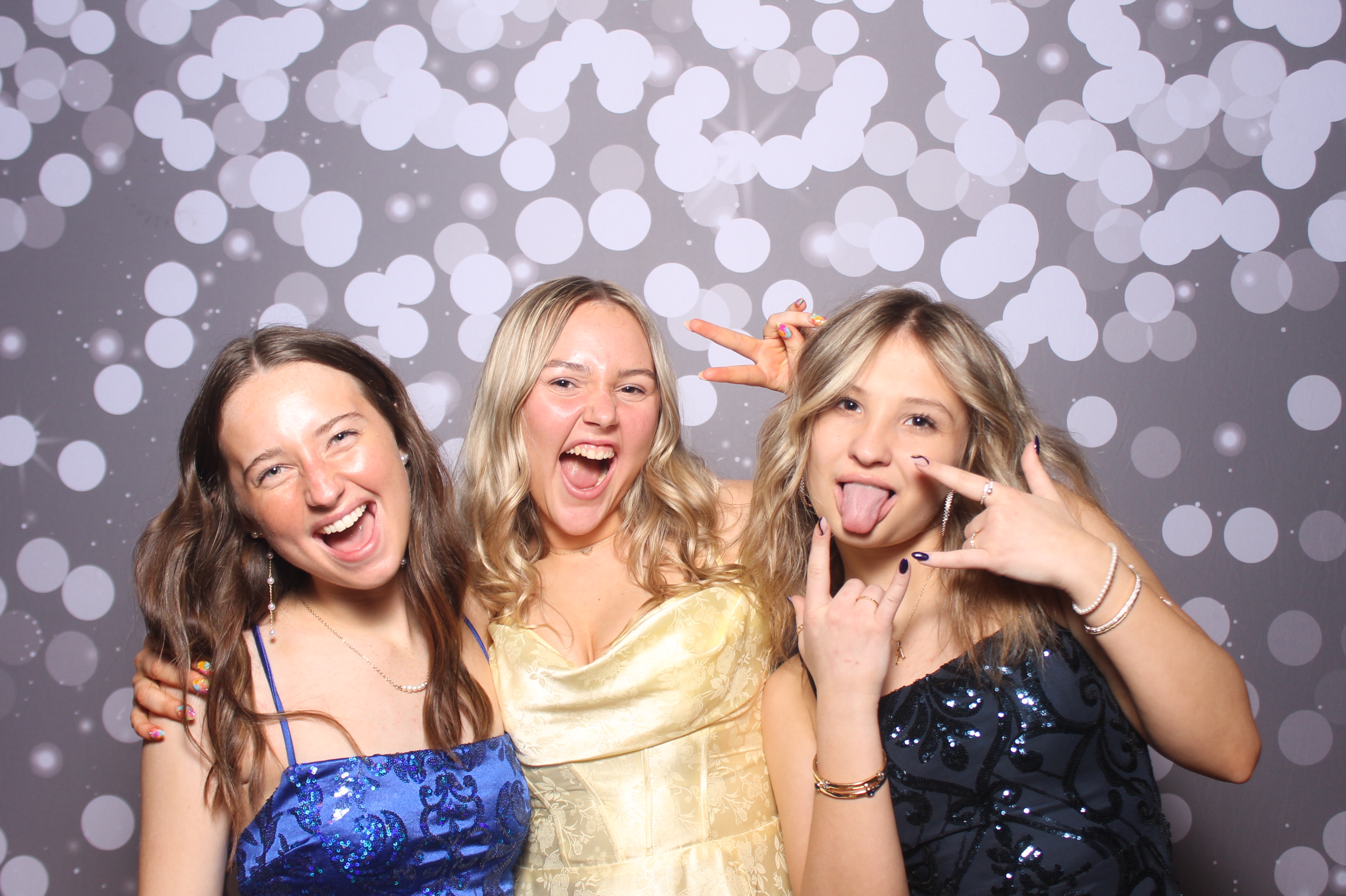 Colerain Prom 2025 | View more photos from the event at gallery.photoboothcincy.com/u/PhotoBoothCincy/Colerain-Prom-2025