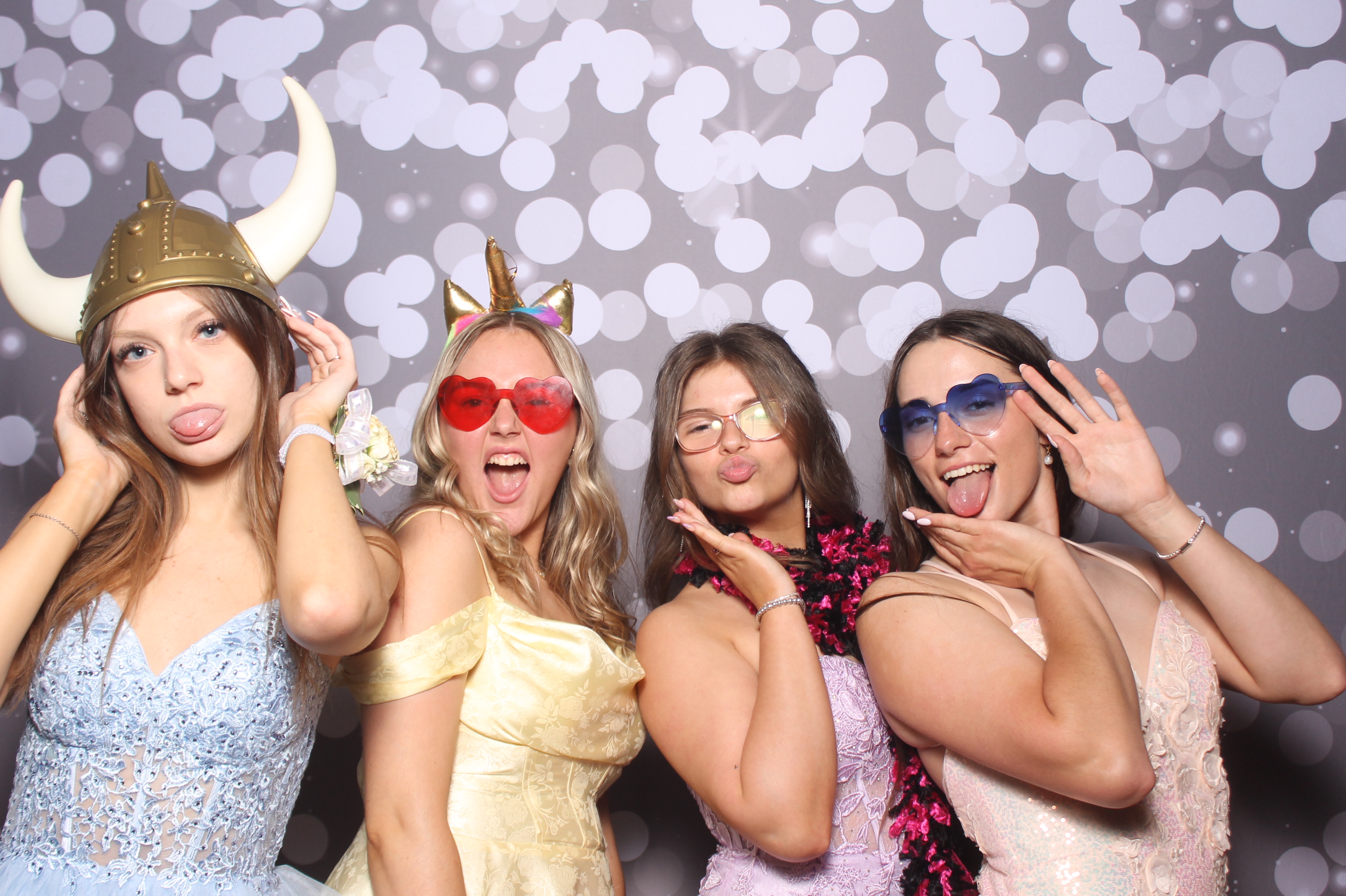 Colerain Prom 2025 | View more photos from the event at gallery.photoboothcincy.com/u/PhotoBoothCincy/Colerain-Prom-2025
