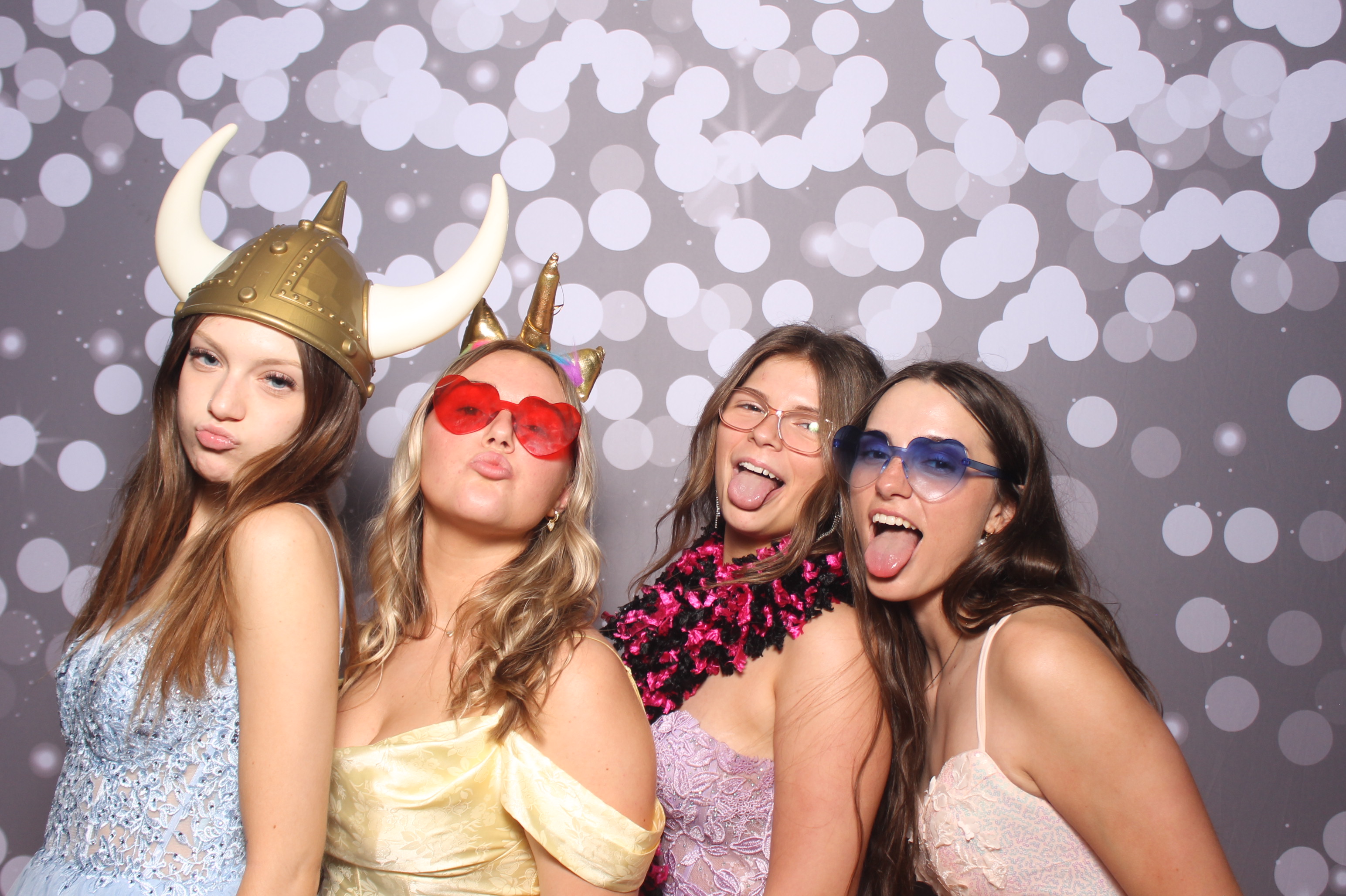 Colerain Prom 2025 | View more photos from the event at gallery.photoboothcincy.com/u/PhotoBoothCincy/Colerain-Prom-2025