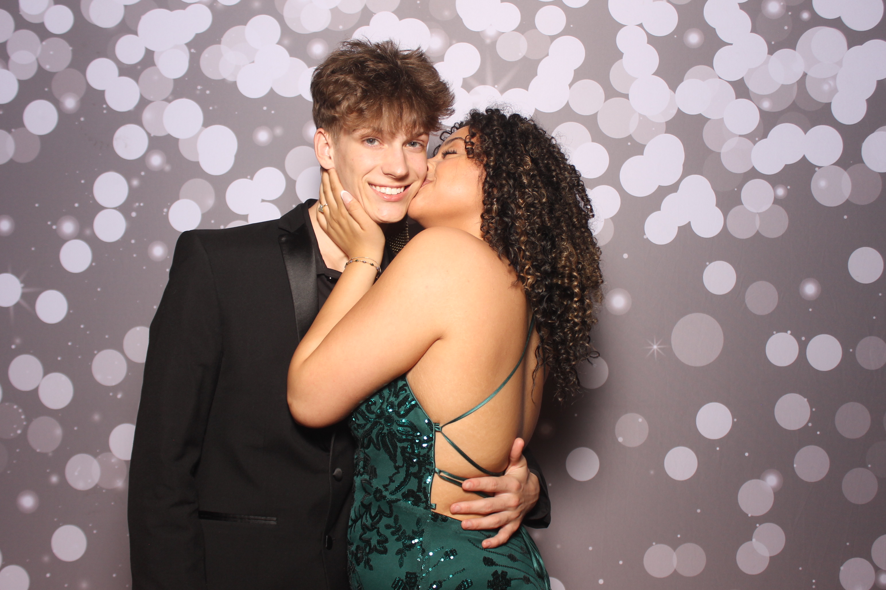 Colerain Prom 2025 | View more photos from the event at gallery.photoboothcincy.com/u/PhotoBoothCincy/Colerain-Prom-2025