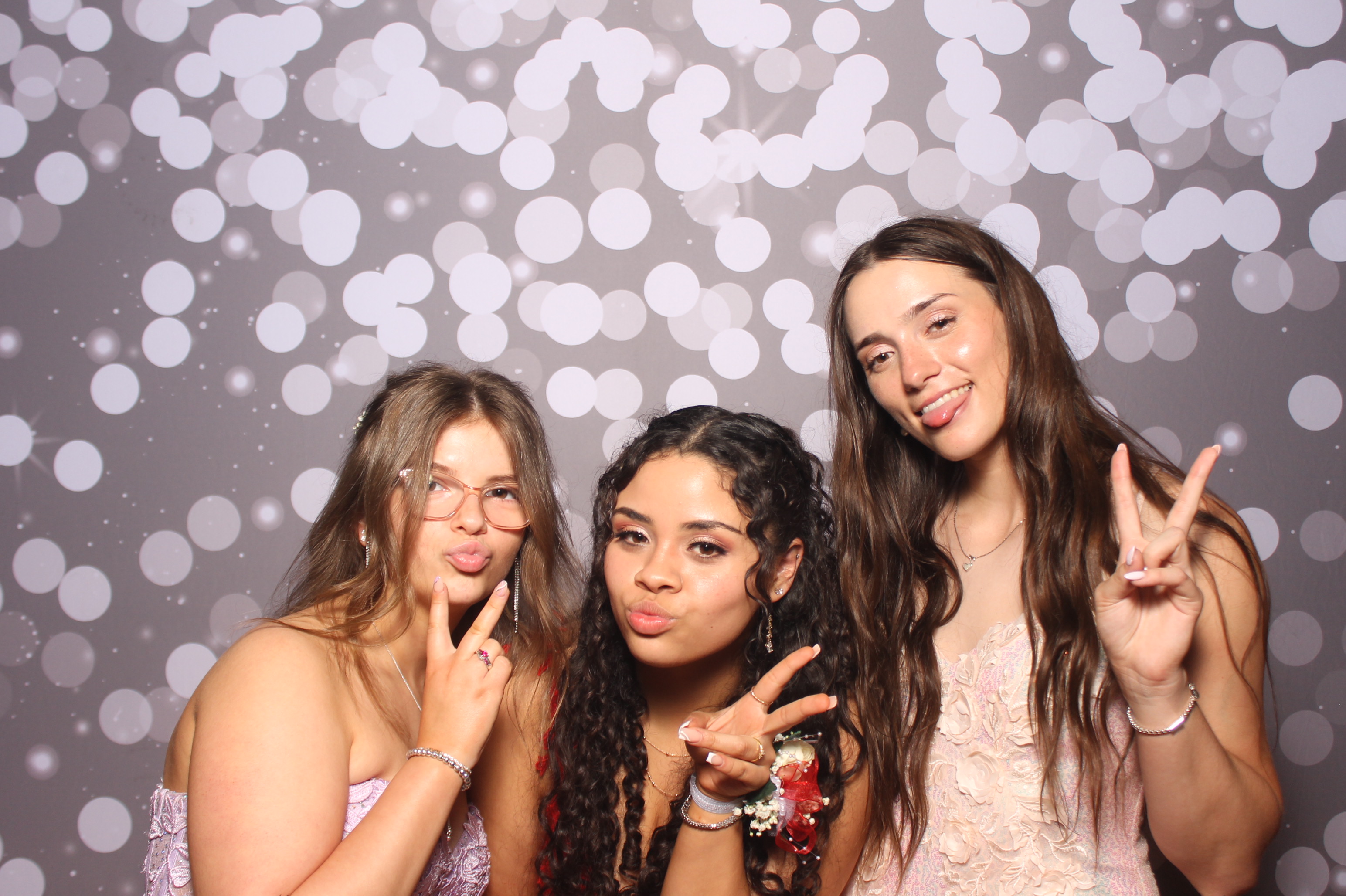 Colerain Prom 2025 | View more photos from the event at gallery.photoboothcincy.com/u/PhotoBoothCincy/Colerain-Prom-2025