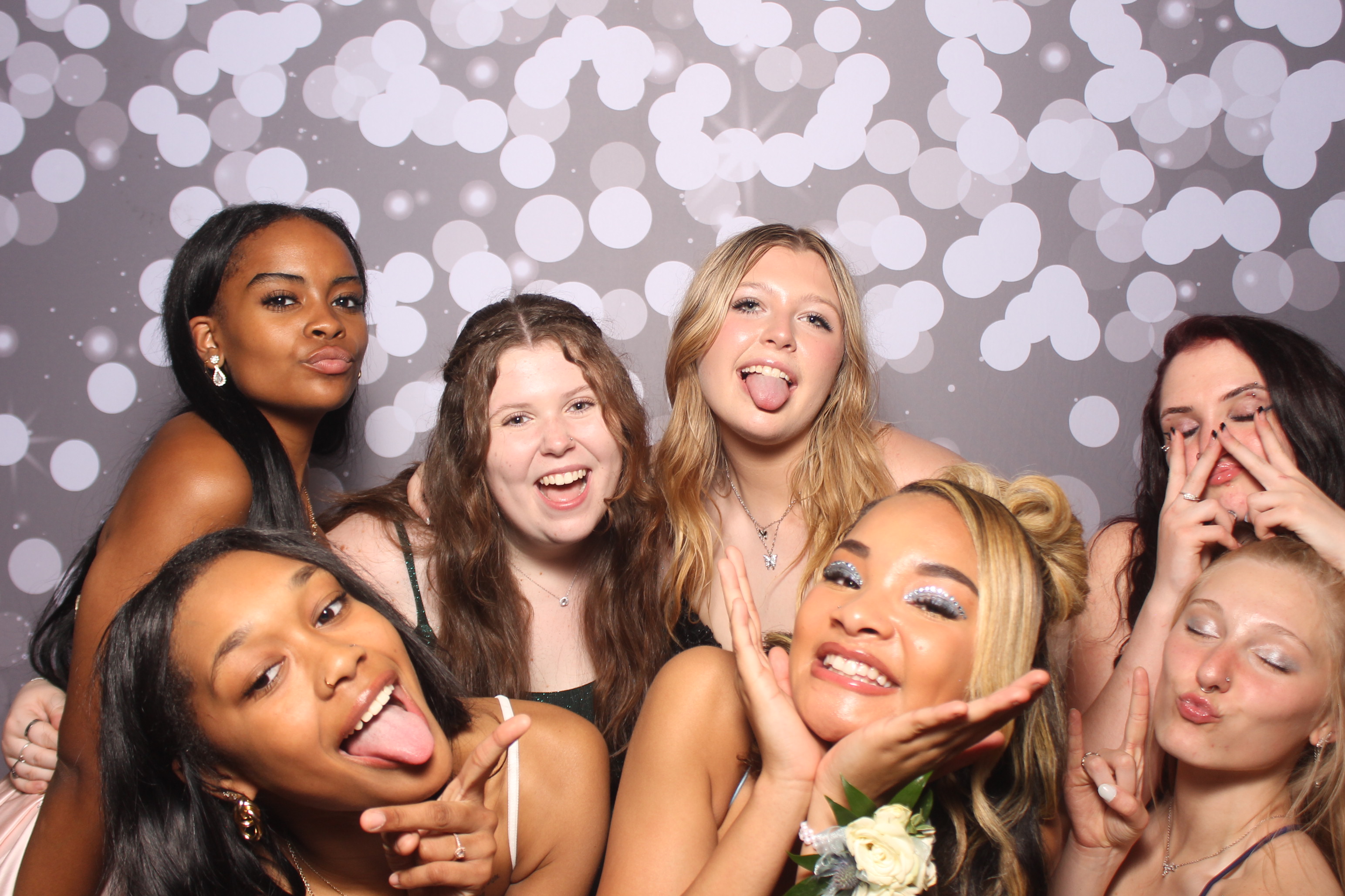 Colerain Prom 2025 | View more photos from the event at gallery.photoboothcincy.com/u/PhotoBoothCincy/Colerain-Prom-2025