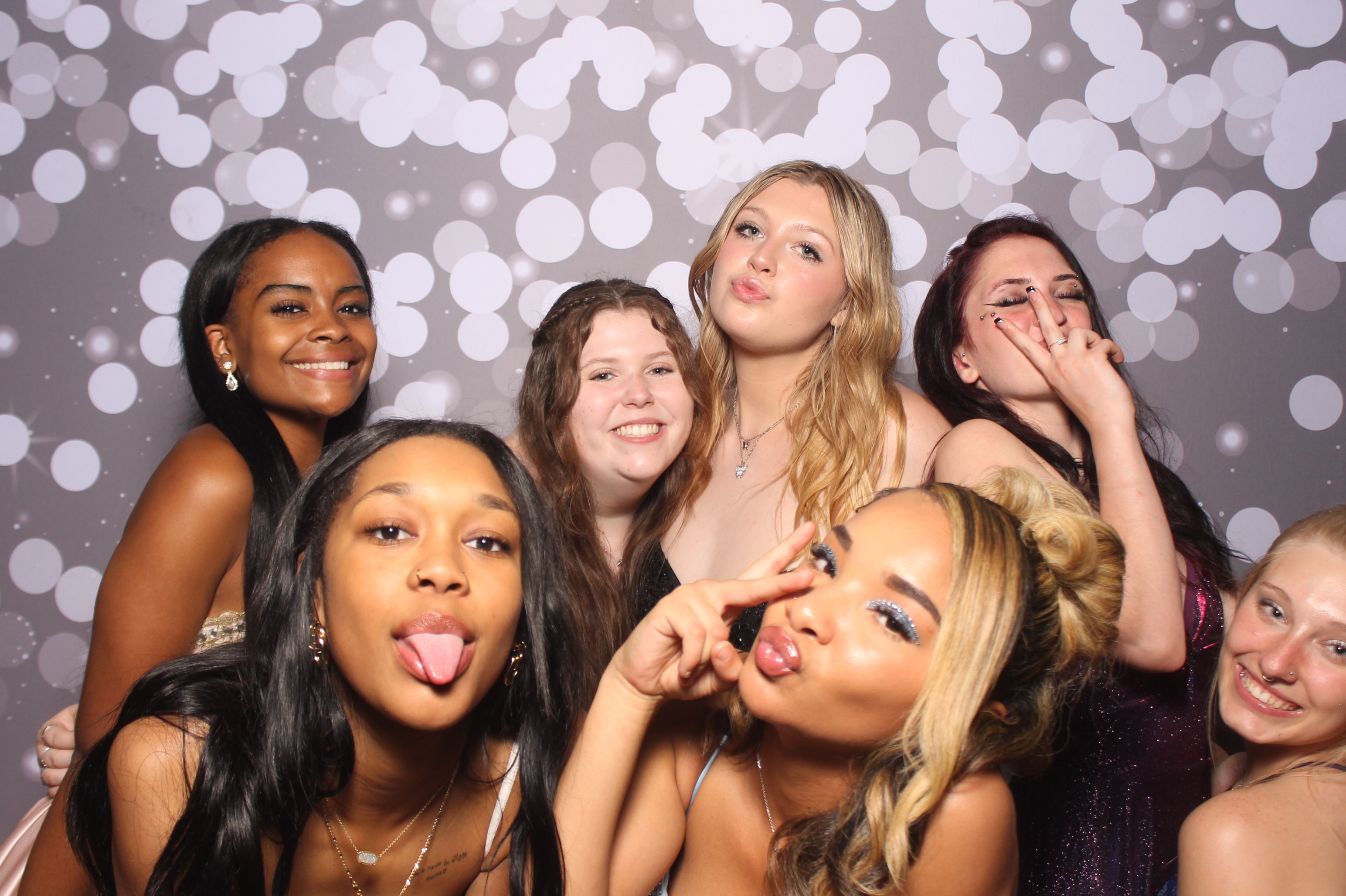 Colerain Prom 2025 | View more photos from the event at gallery.photoboothcincy.com/u/PhotoBoothCincy/Colerain-Prom-2025