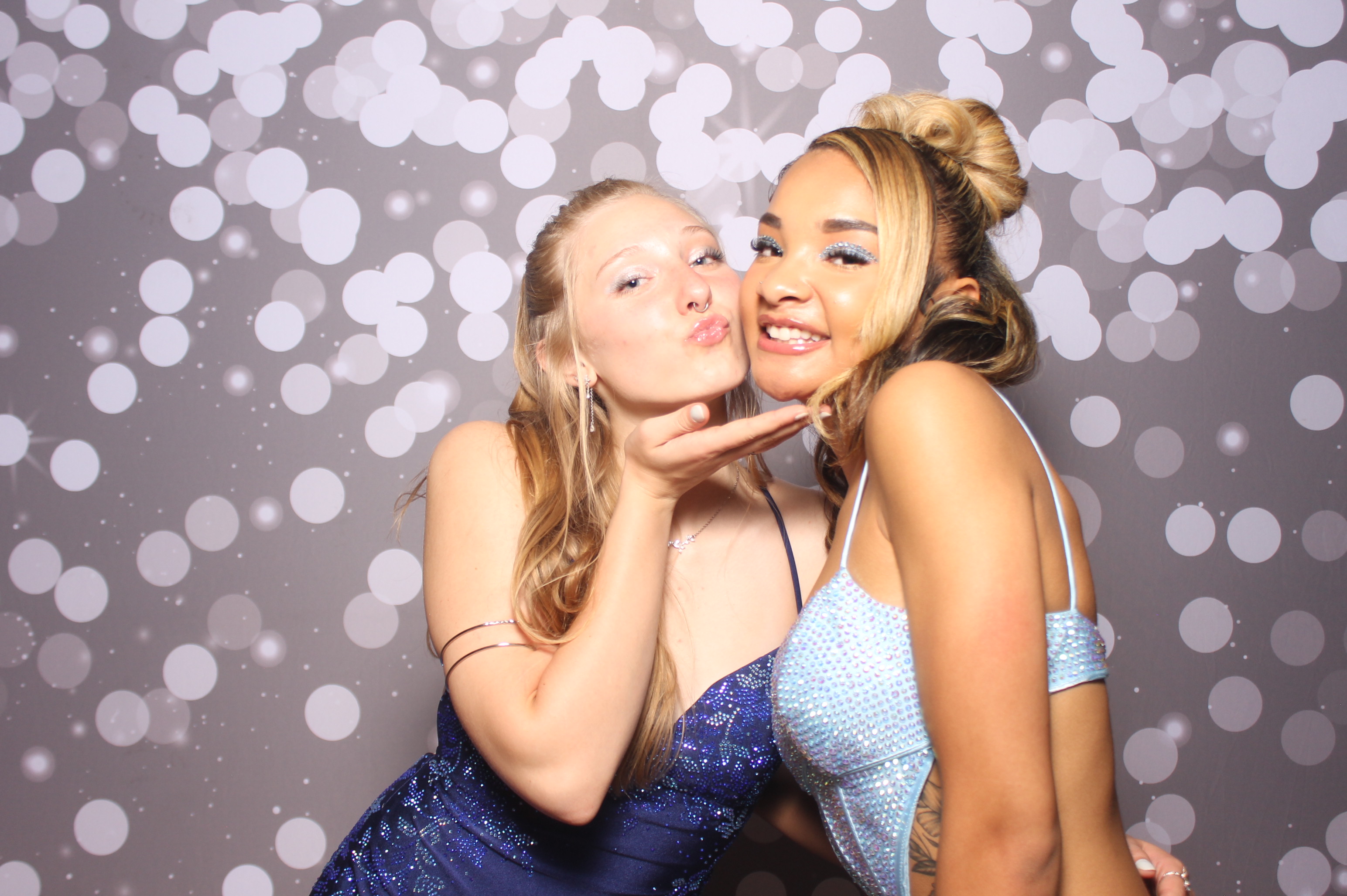 Colerain Prom 2025 | View more photos from the event at gallery.photoboothcincy.com/u/PhotoBoothCincy/Colerain-Prom-2025